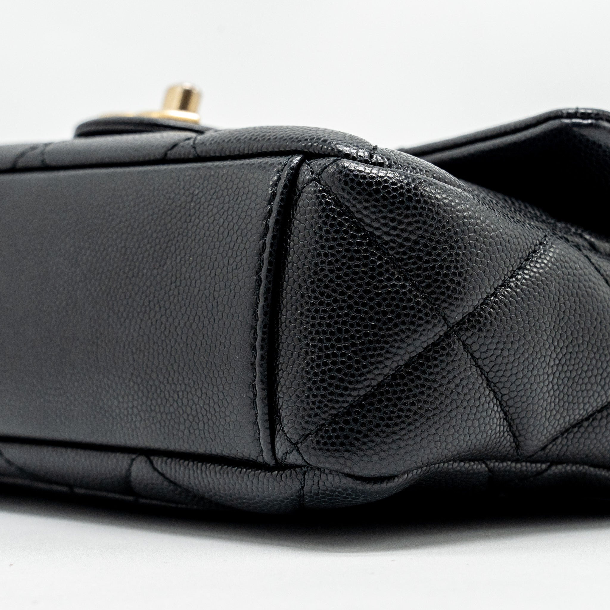 Chanel Twist your button quilted flap bag caviar black  (microchip)