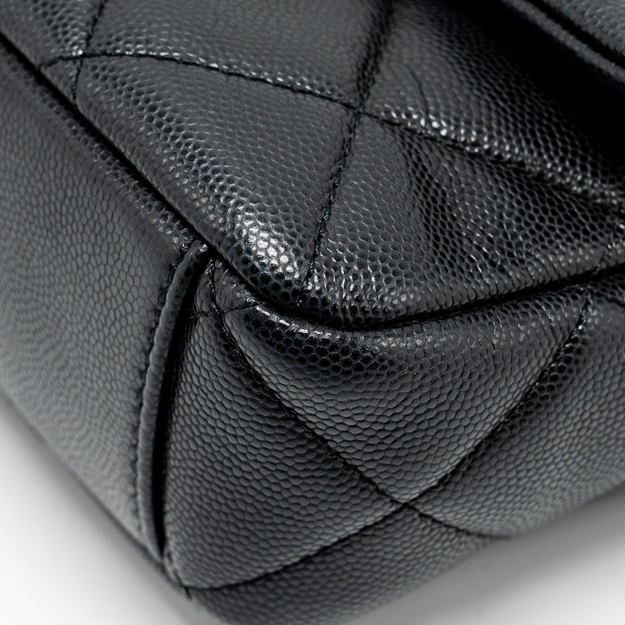 Chanel Twist your button quilted flap bag caviar black  (microchip)