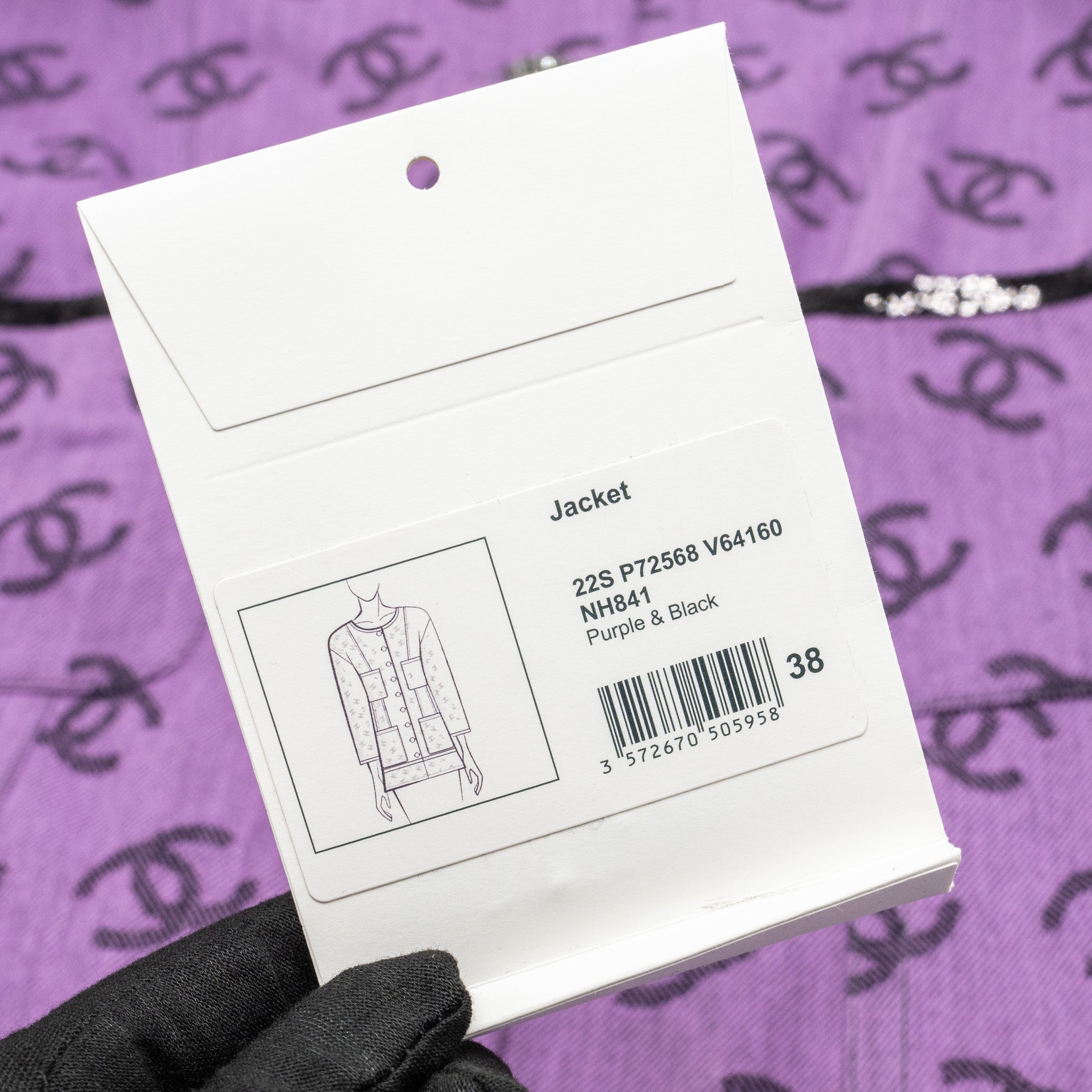 Chanel size 38 22S CC logo Jacket purple / black