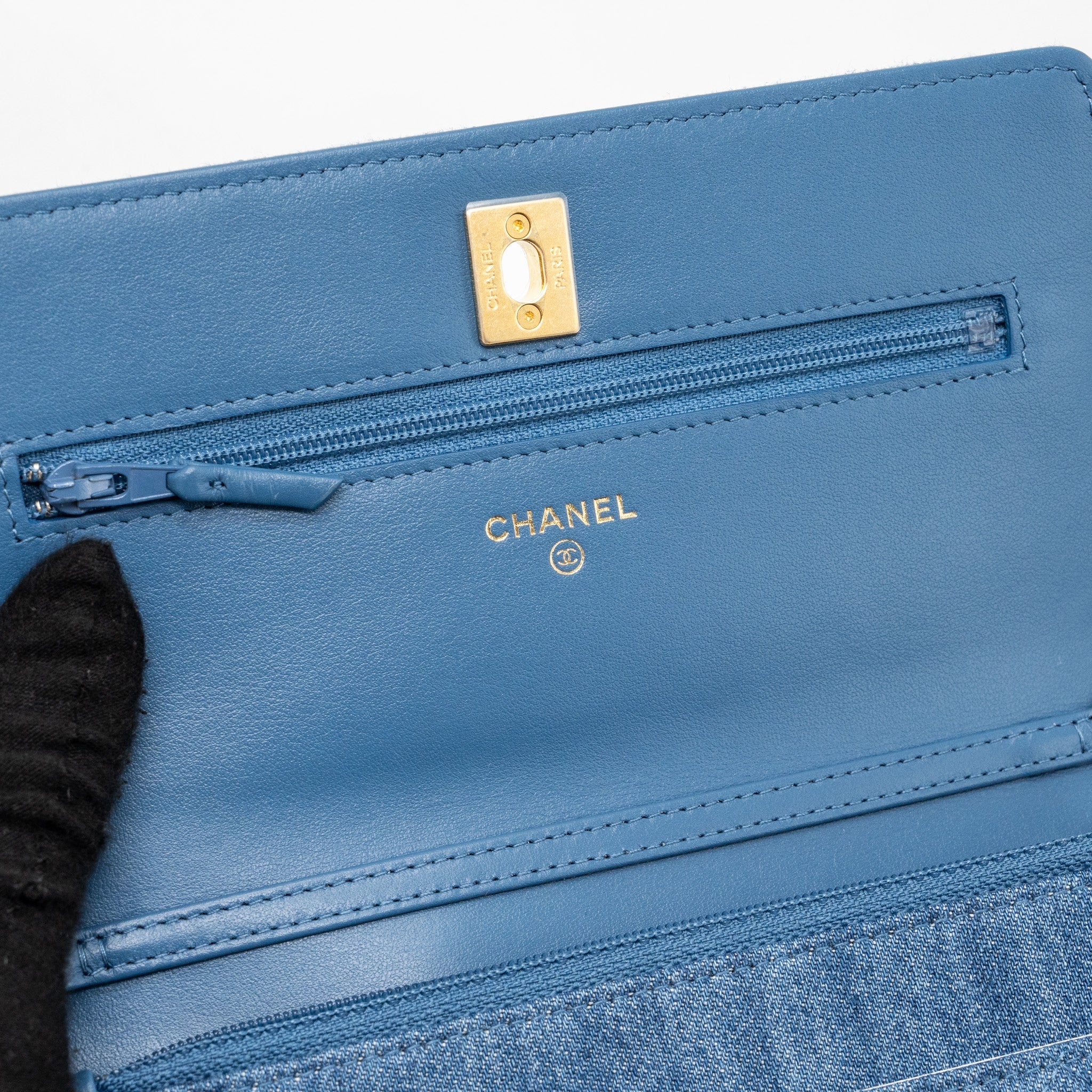 Chanel pearl crush wallet on chain denim blue  (microchip)
