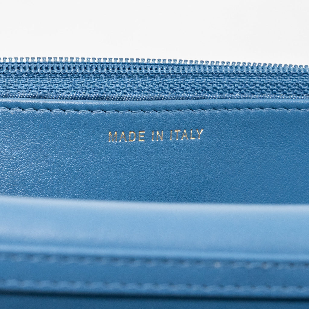Chanel pearl crush wallet on chain denim blue  (microchip)