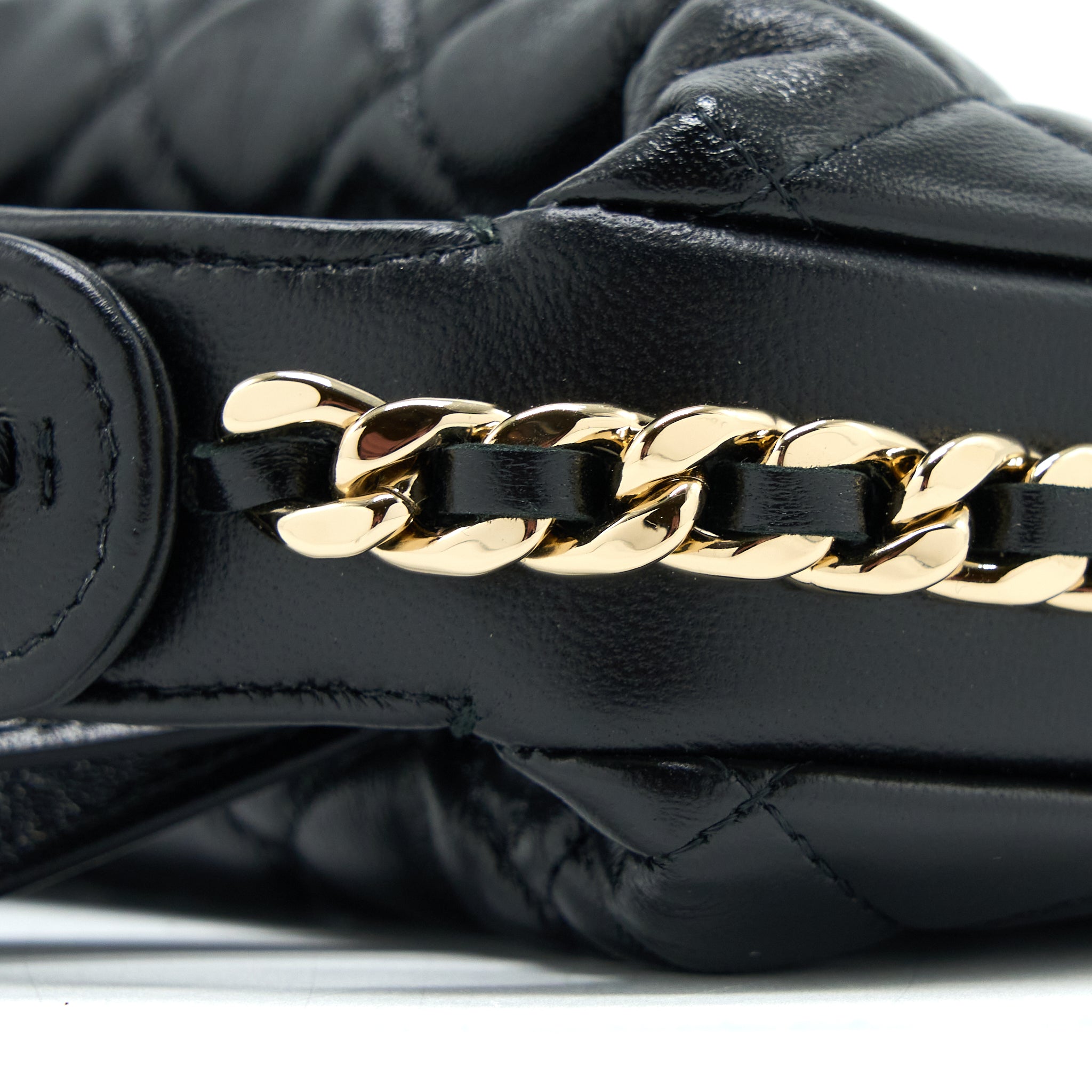 Chanel 23c Round Cruise Pouch Lambskin Black L (Microchip)