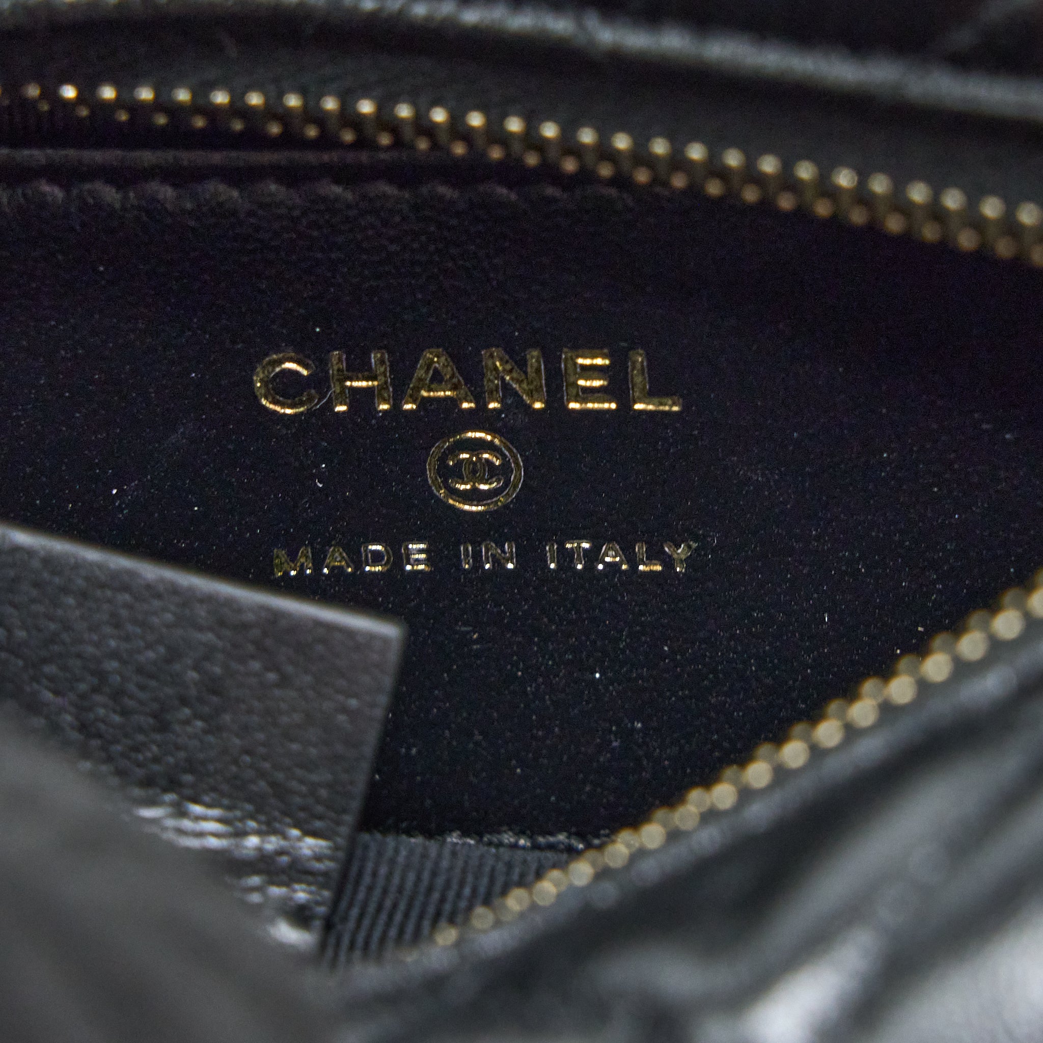 Chanel 23c Round Cruise Pouch Lambskin Black L (Microchip)