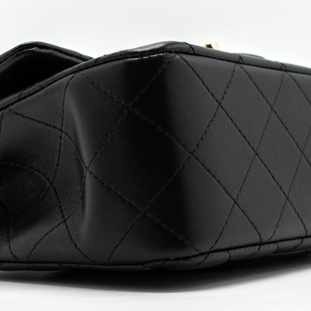Chanel top handle mini Rectangular flap bag lambskin black L (Microchip )