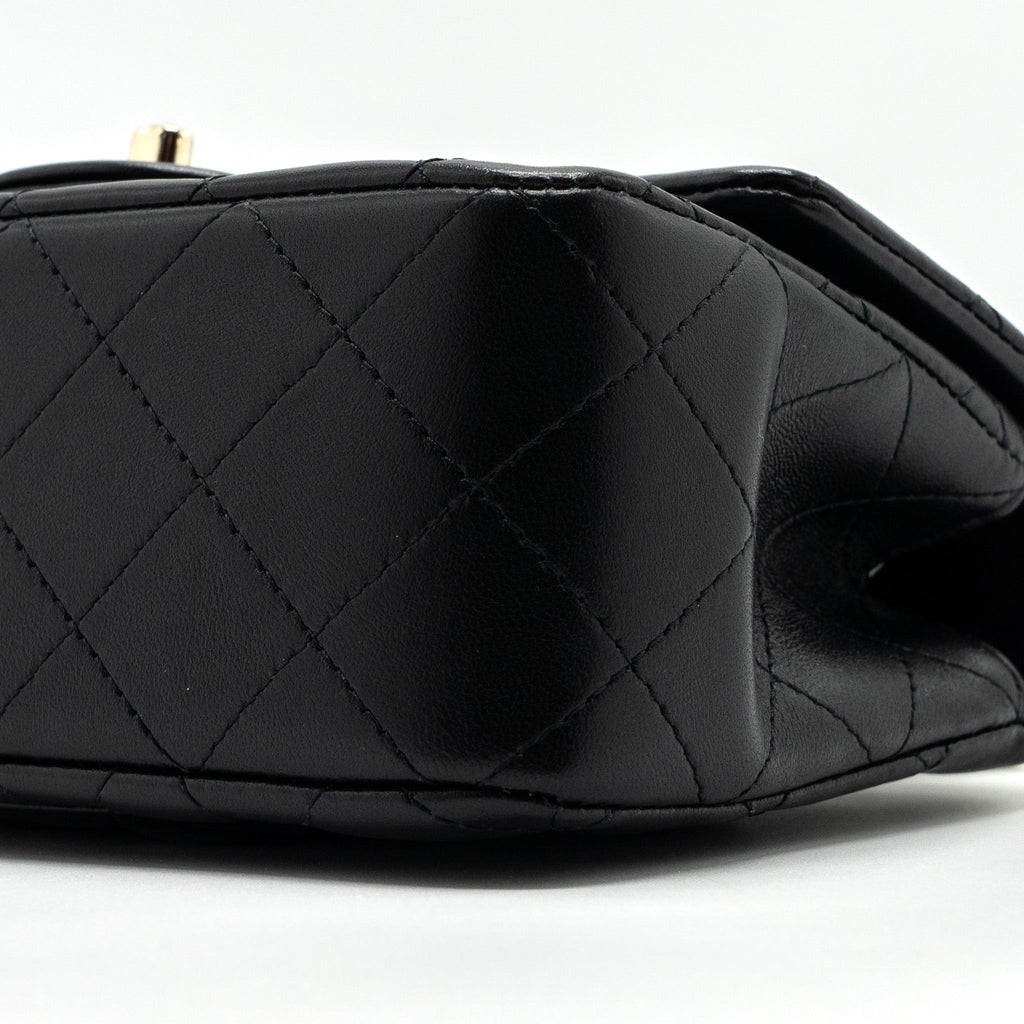 Chanel top handle mini Rectangular flap bag lambskin black L (Microchip )