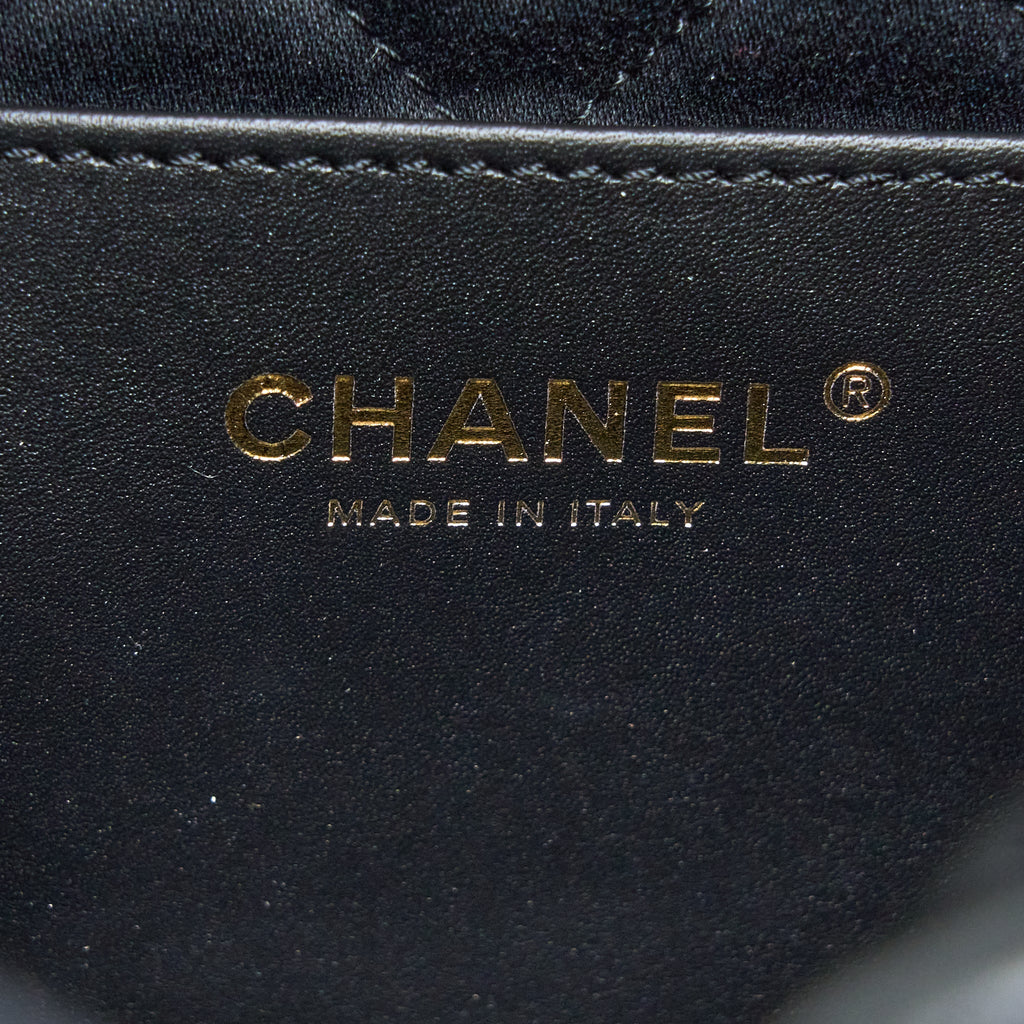 Chanel Mini 22 Bag Shiny Calfskin Black  (Microchip)