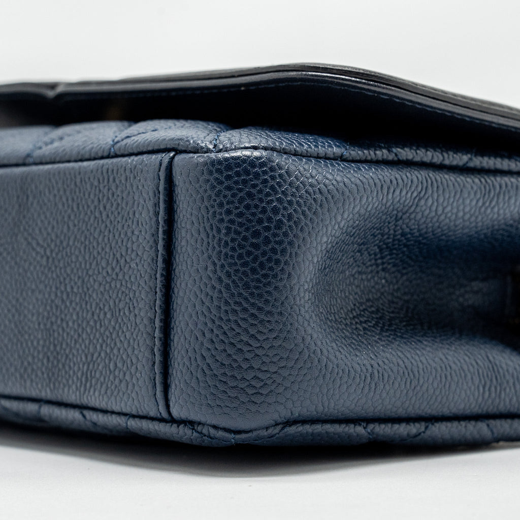 Chanel Filigree flap bag Caviar Navy/black