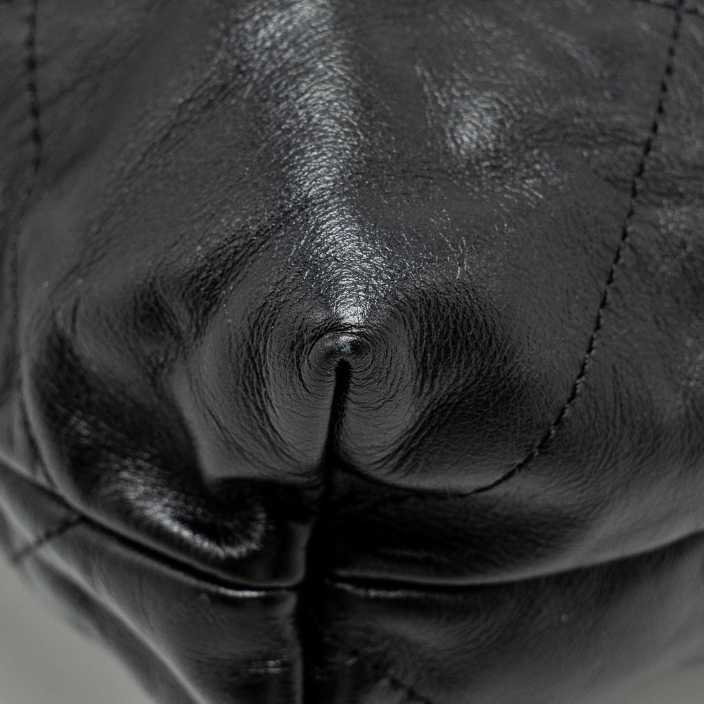 Chanel Medium 22 Shiny Calfskin Black  (microchip)