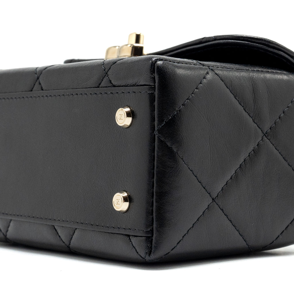 Chanel 23k top handle vanity bag shiny calfskin black  (microchip)