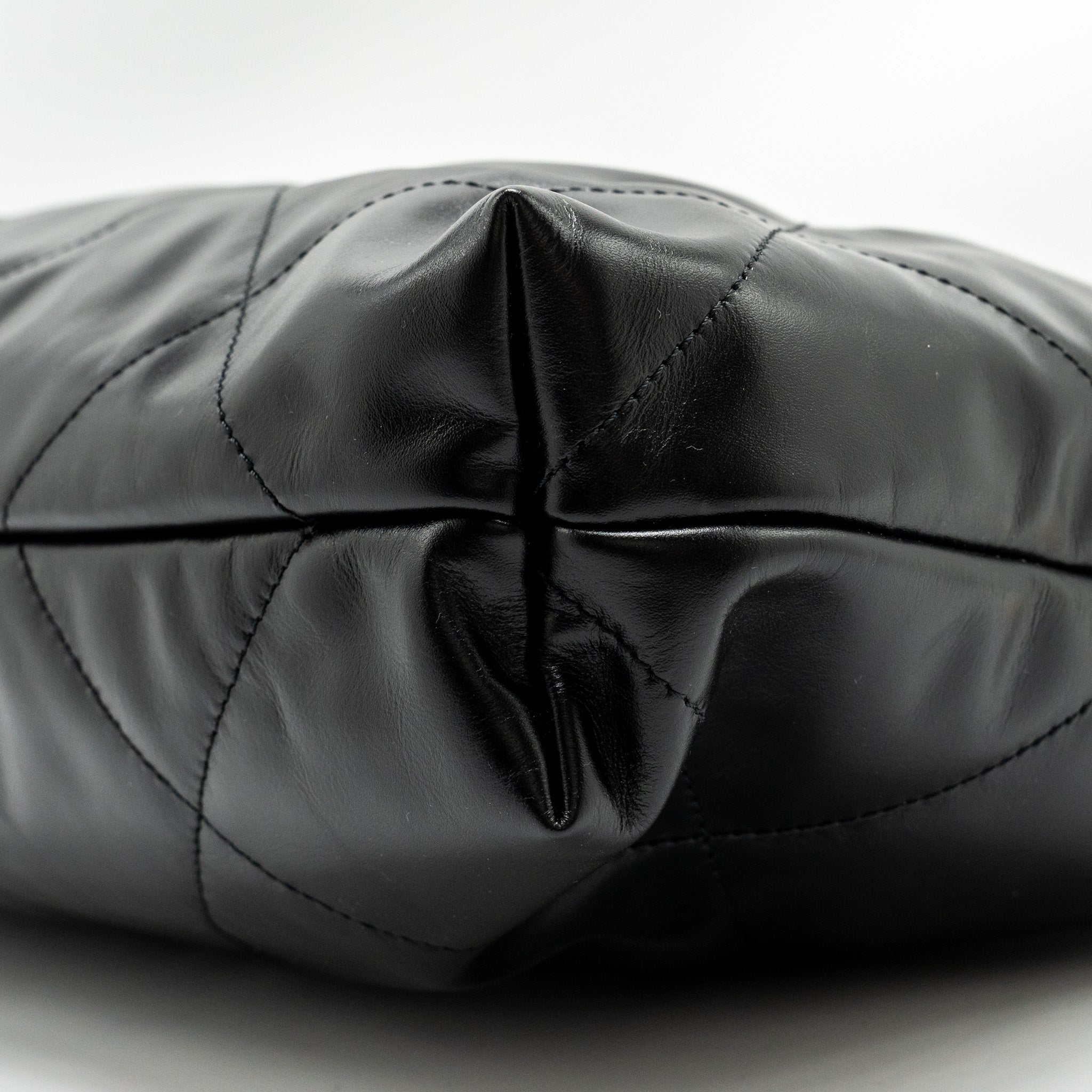 Chanel Medium 22 Bag Shiny Calfskin Black  (microchip)