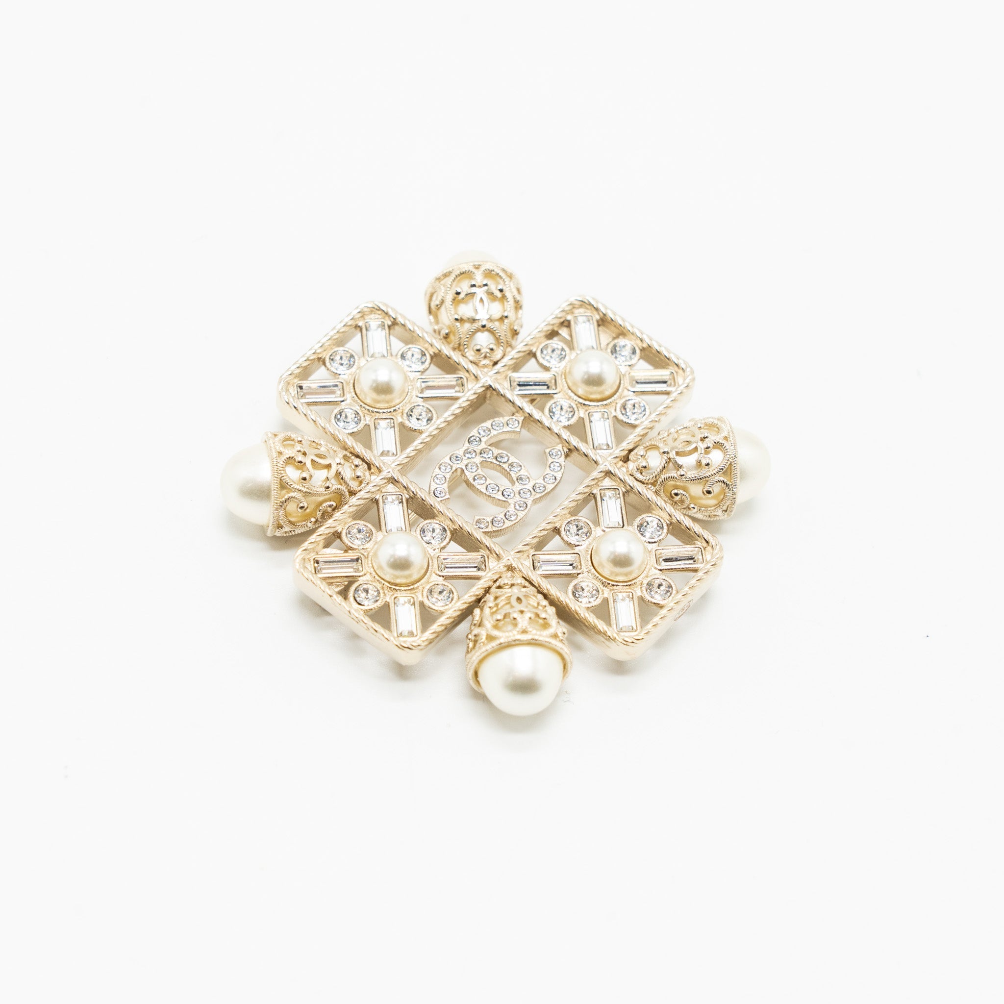 Chanel CC Logo Square Brooch With Pearl / Crystal L