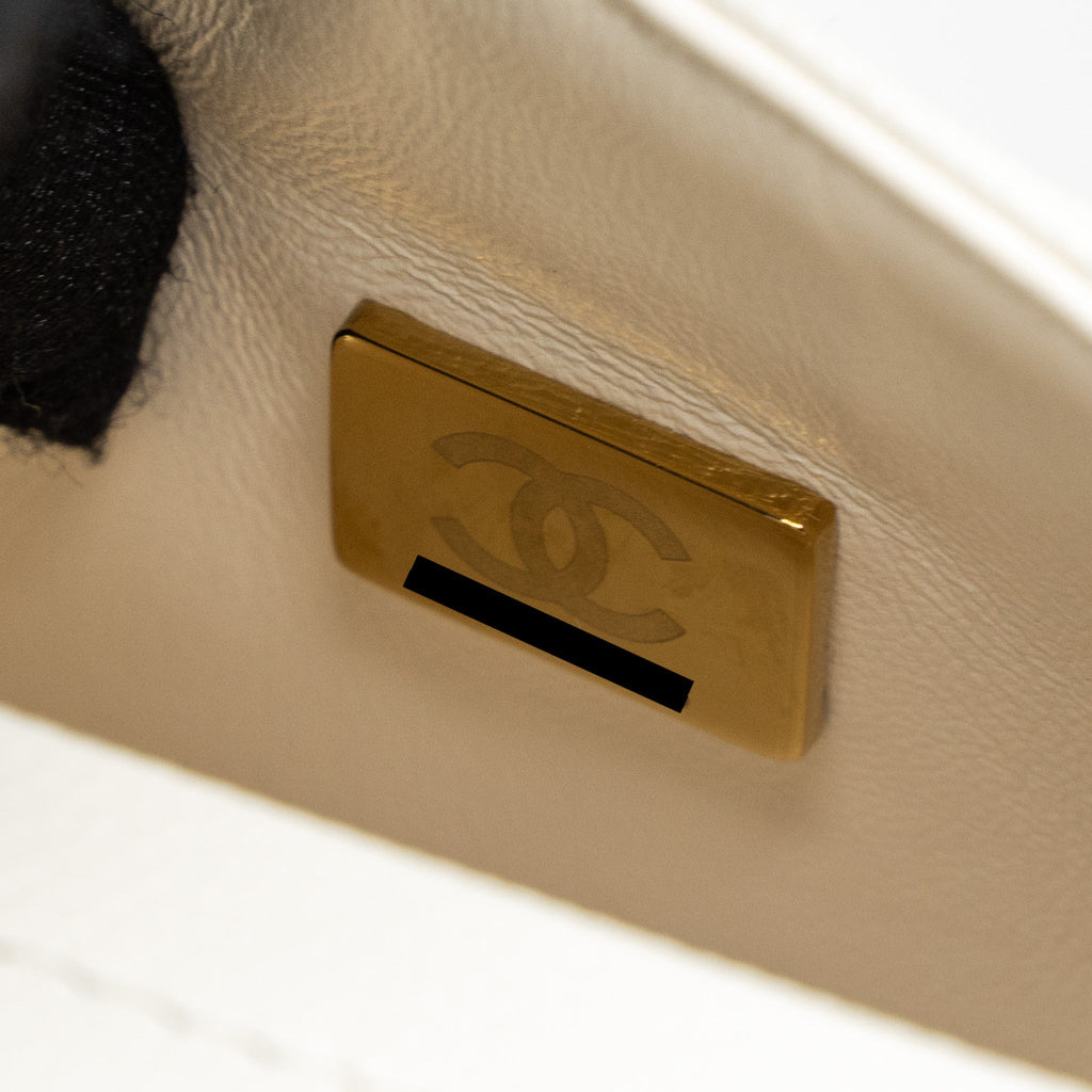 Chanel Small Classic Double Flap Bag Caviar White L (Microchip)