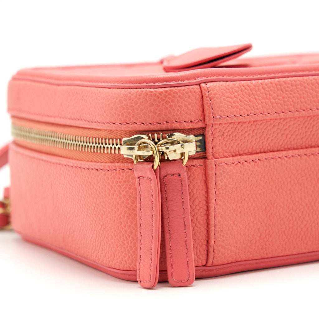 Chanel Vanity Case Medium Caviar Pink