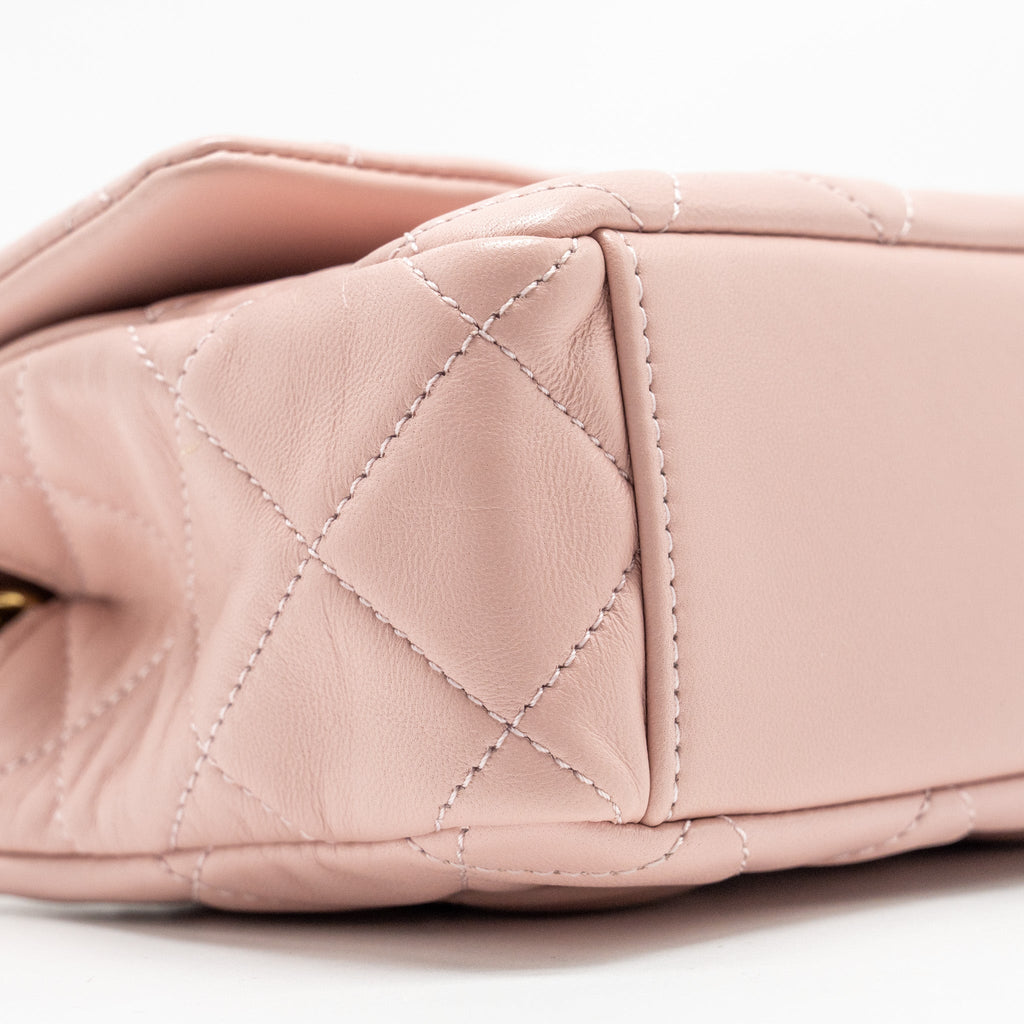 Chanel 22b Flap Bag with Gem Chain Lambskin Dust Pink  (microchip)