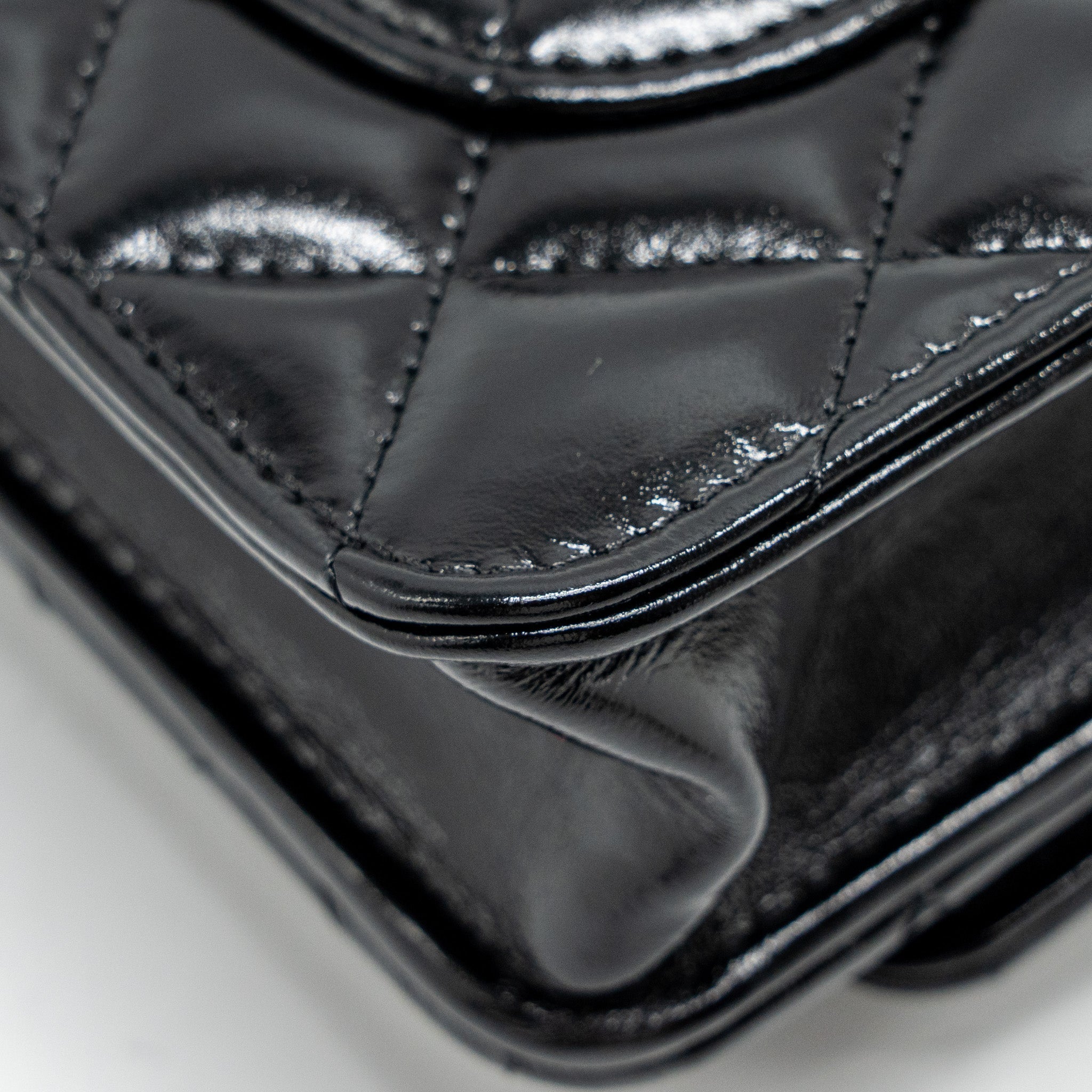 Chanel 24A Wallet On Chain Shiny Calfskin Black  (Microchip)