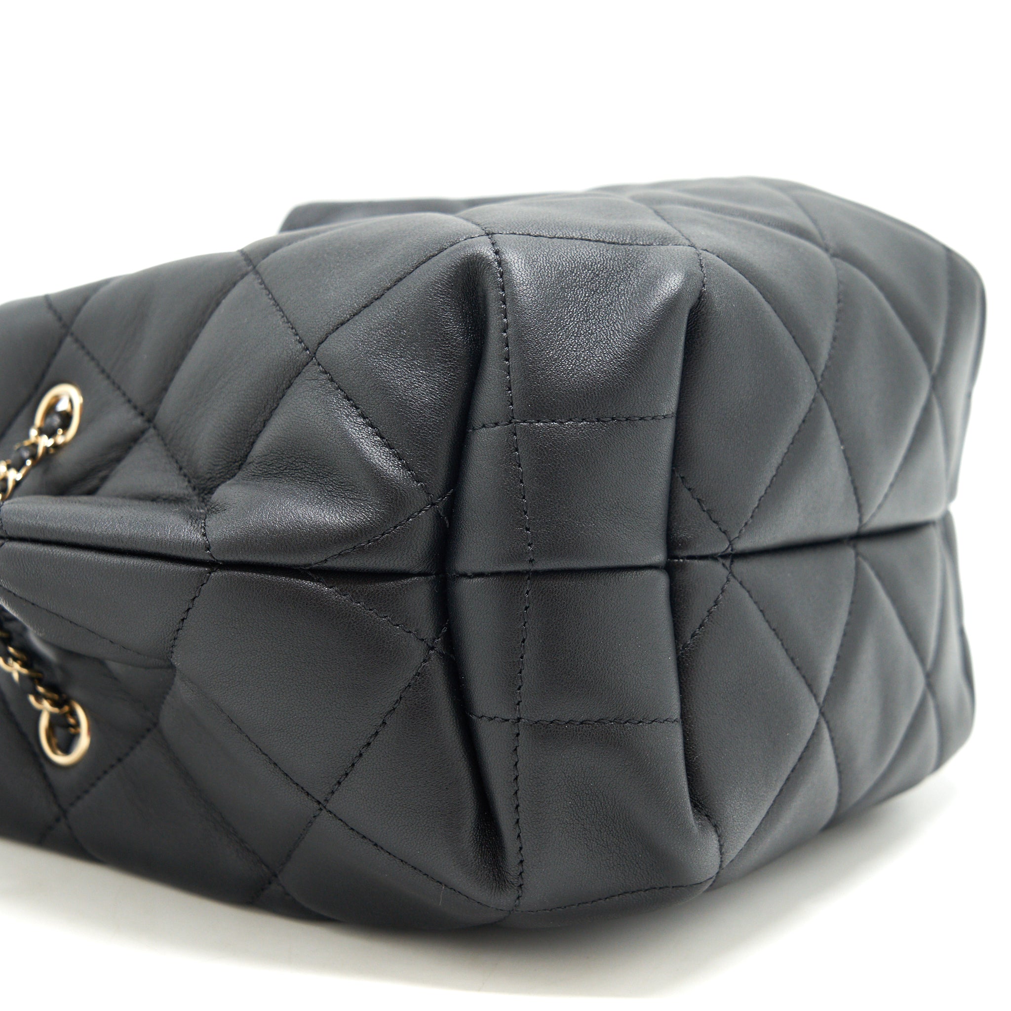 Chanel drawstring Bucket bag Quilted Lambskin Black L