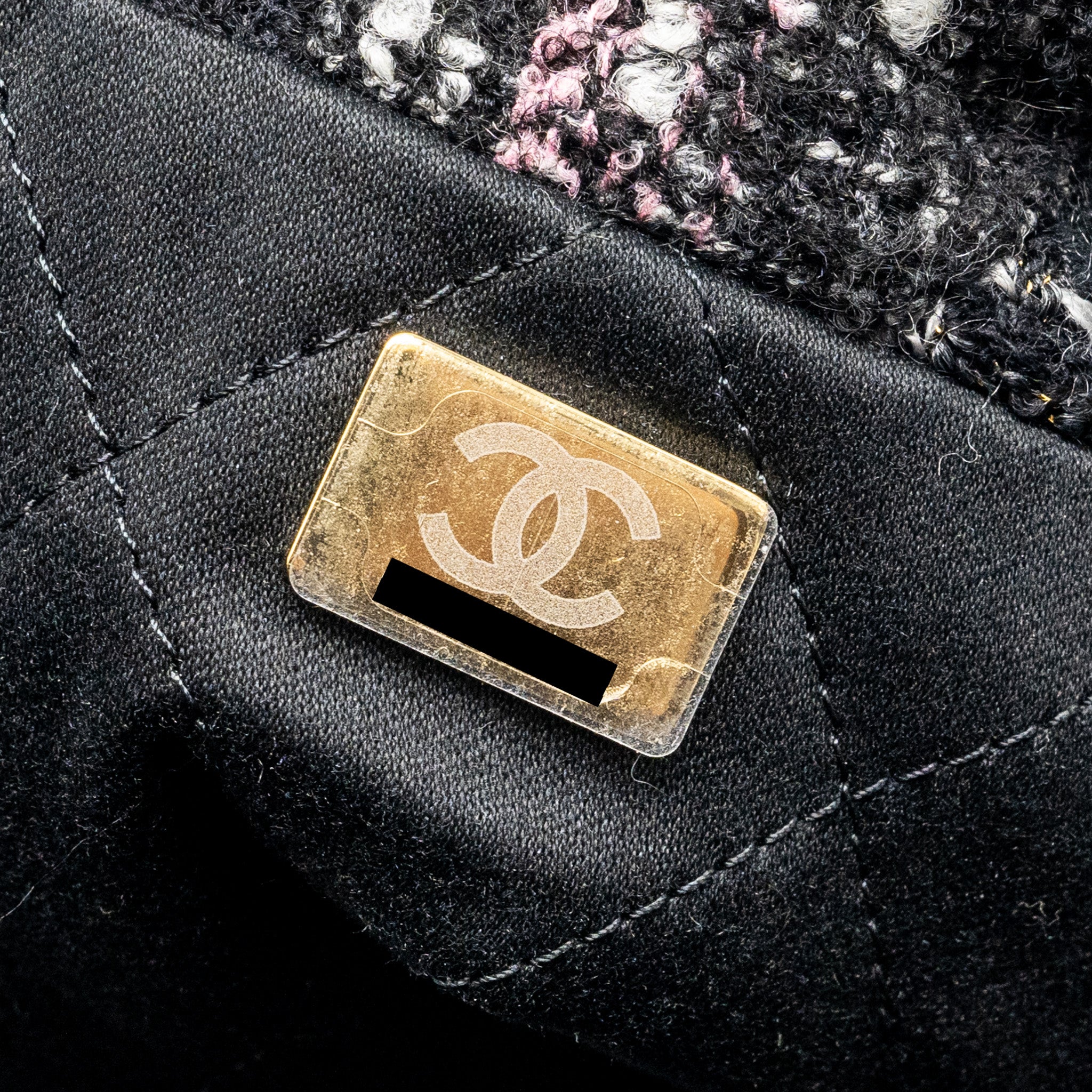 Chanel Medium 22 Bag fabric / tweed multicolour  (microchip)