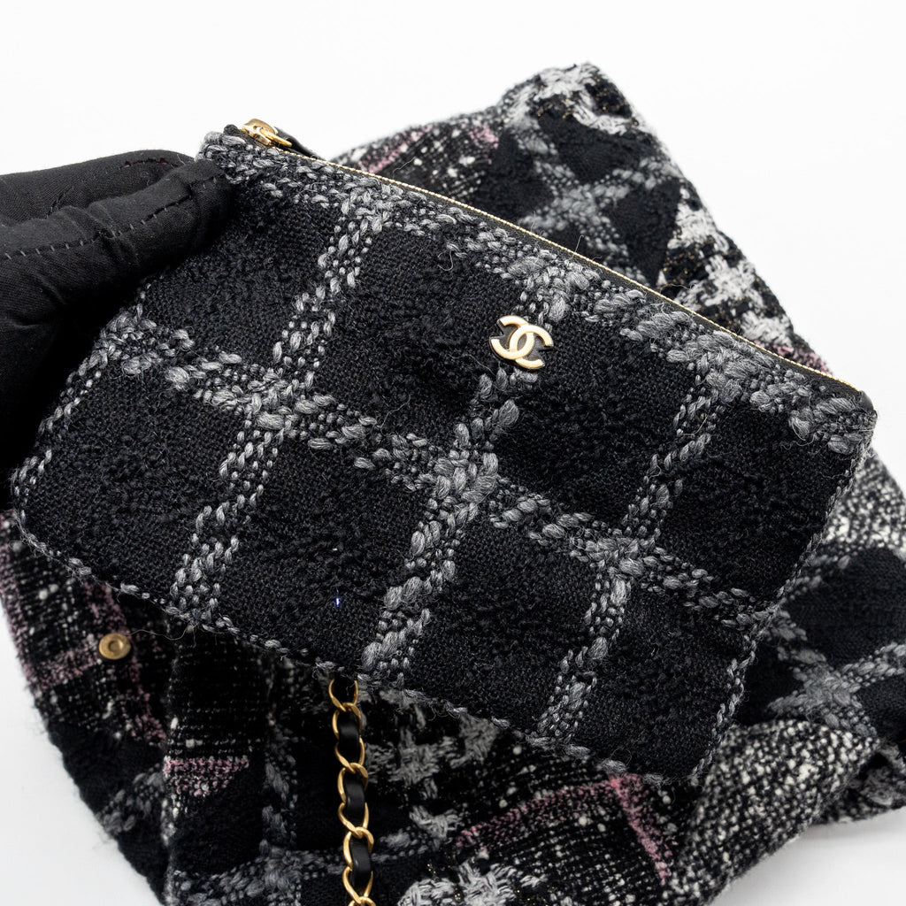 Chanel Medium 22 Bag fabric / tweed multicolour  (microchip)