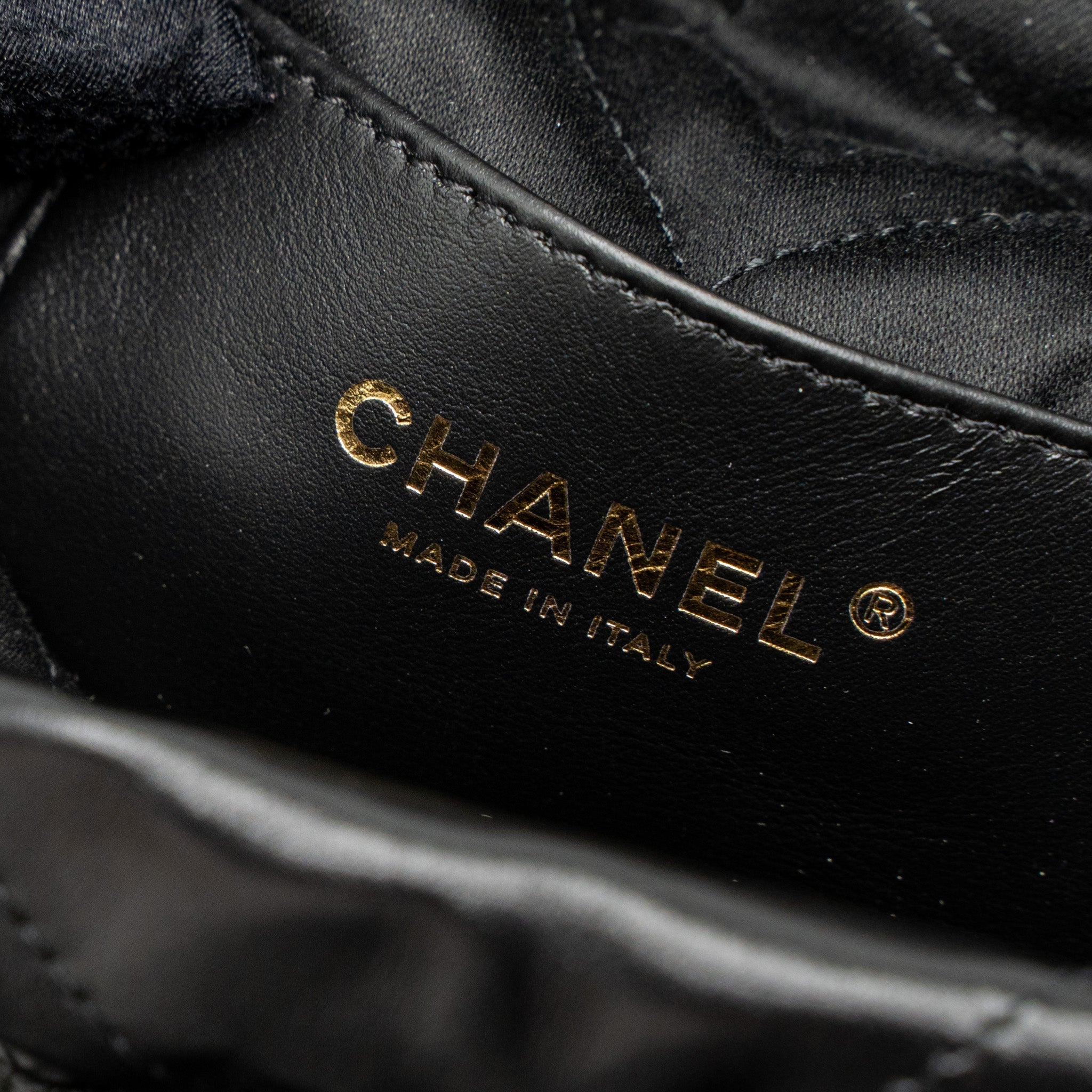 Chanel Mini 22 Bag Shiny Calfskin Black Brushed  (Microchip)