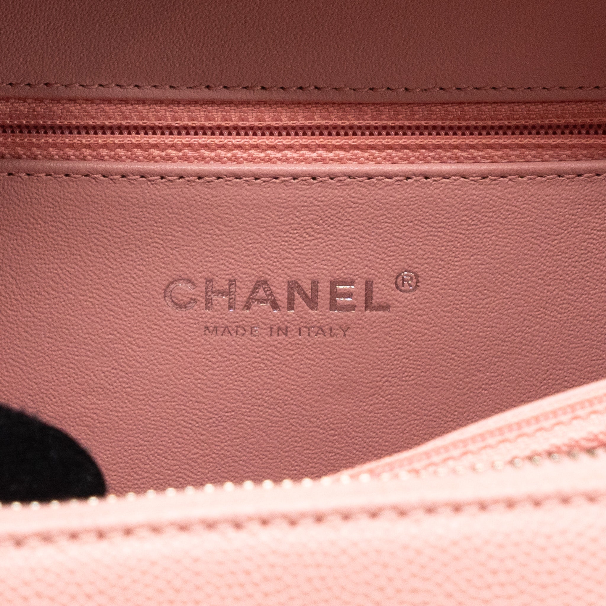 Chanel Medium Filigree Vanity Case Caviar Pink Multicolour