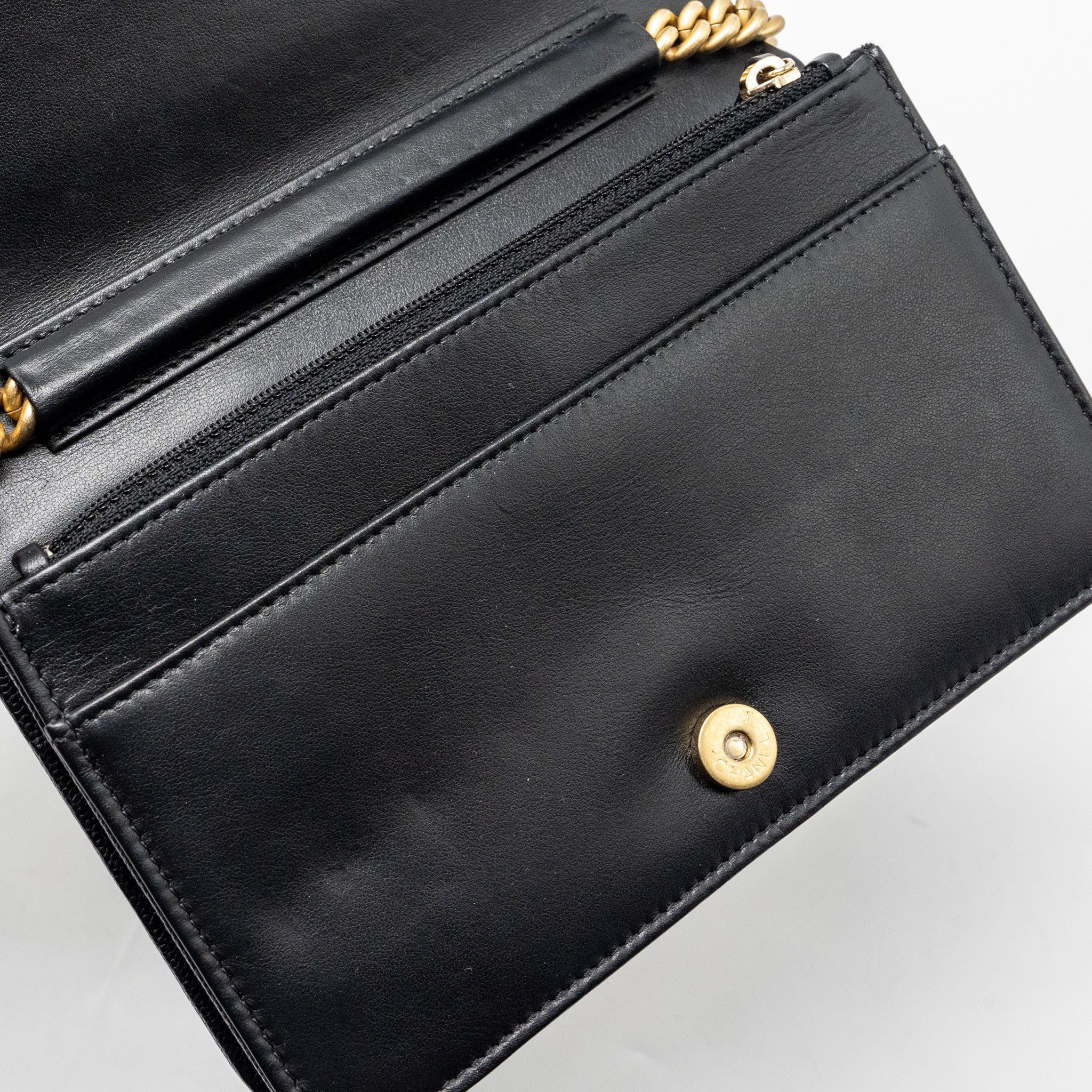 Chanel Boy Wallet On Chain caviar black  (microchip)