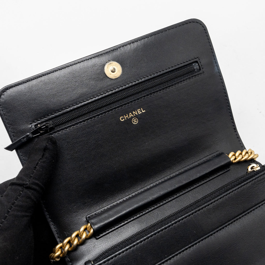 Chanel Boy Wallet On Chain caviar black  (microchip)