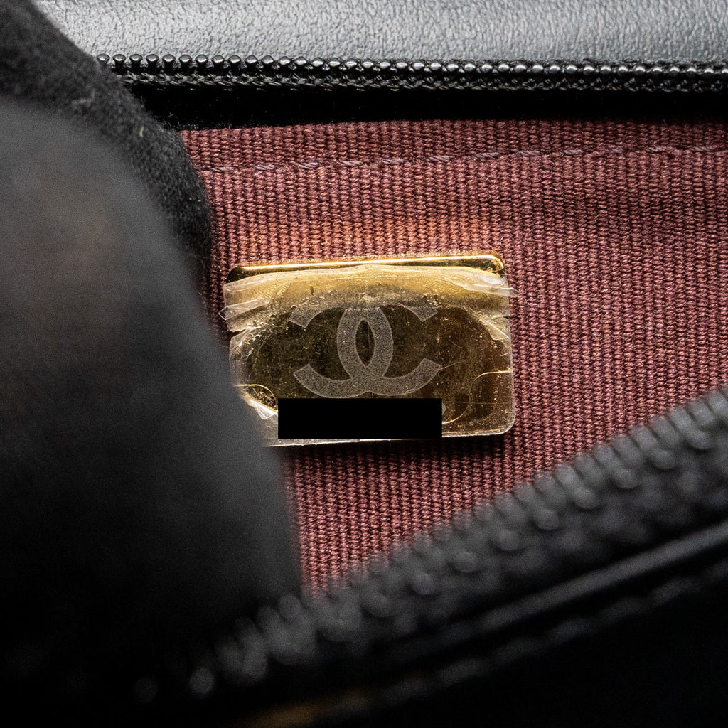 Chanel Chevron 2.55 reissue wallet on Chain aged calfskin black  (microchip)