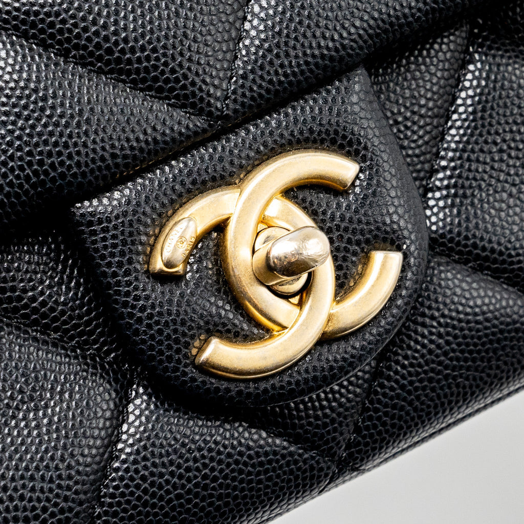 Chanel Twist your button quilted flap bag caviar black  (microchip)