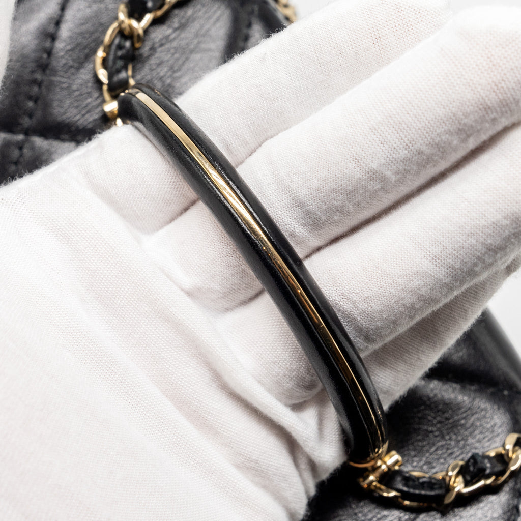 Chanel 23k top handle vanity bag shiny calfskin black  (microchip)