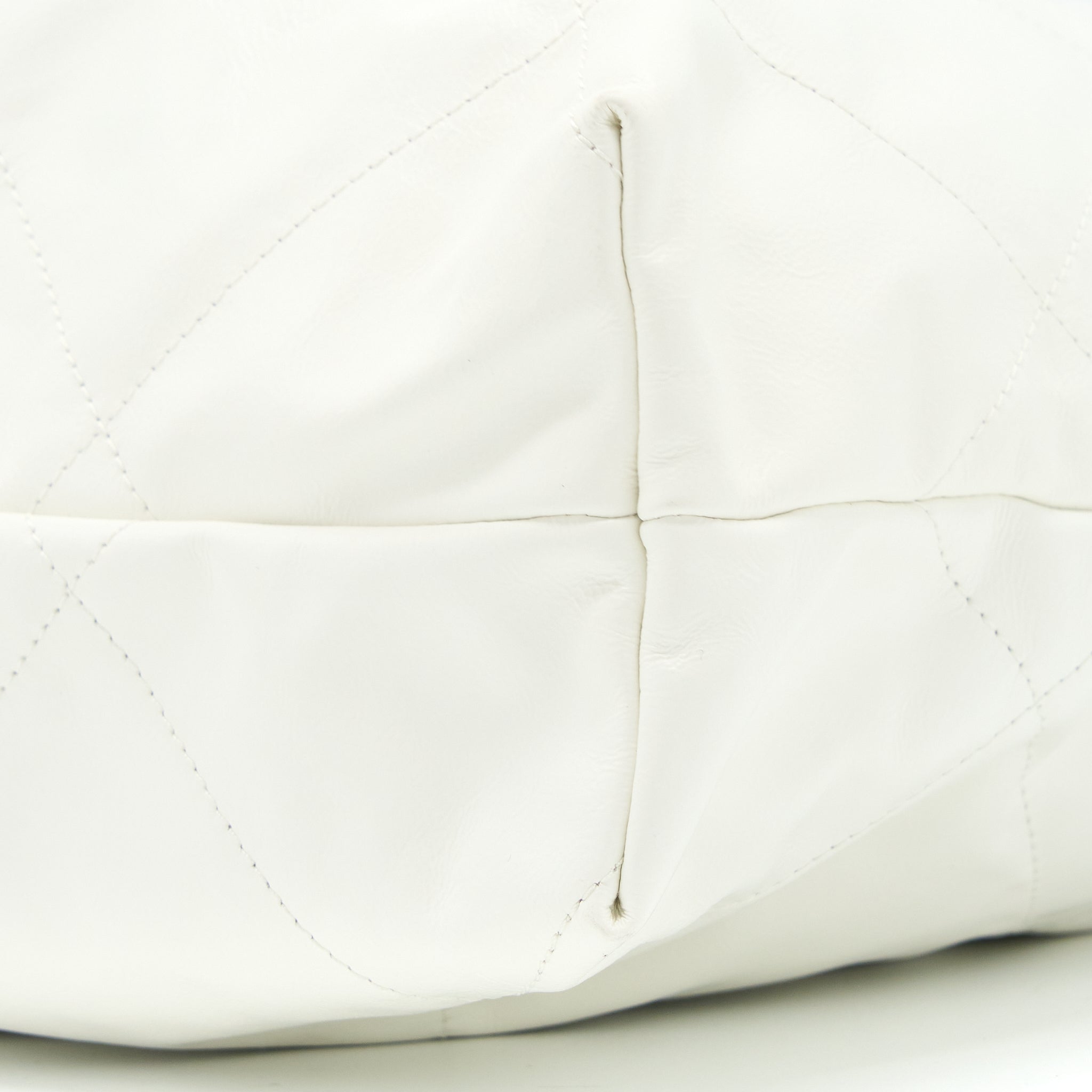 Chanel Large 22 Bag Calfskin White Brushed  (Microchip)