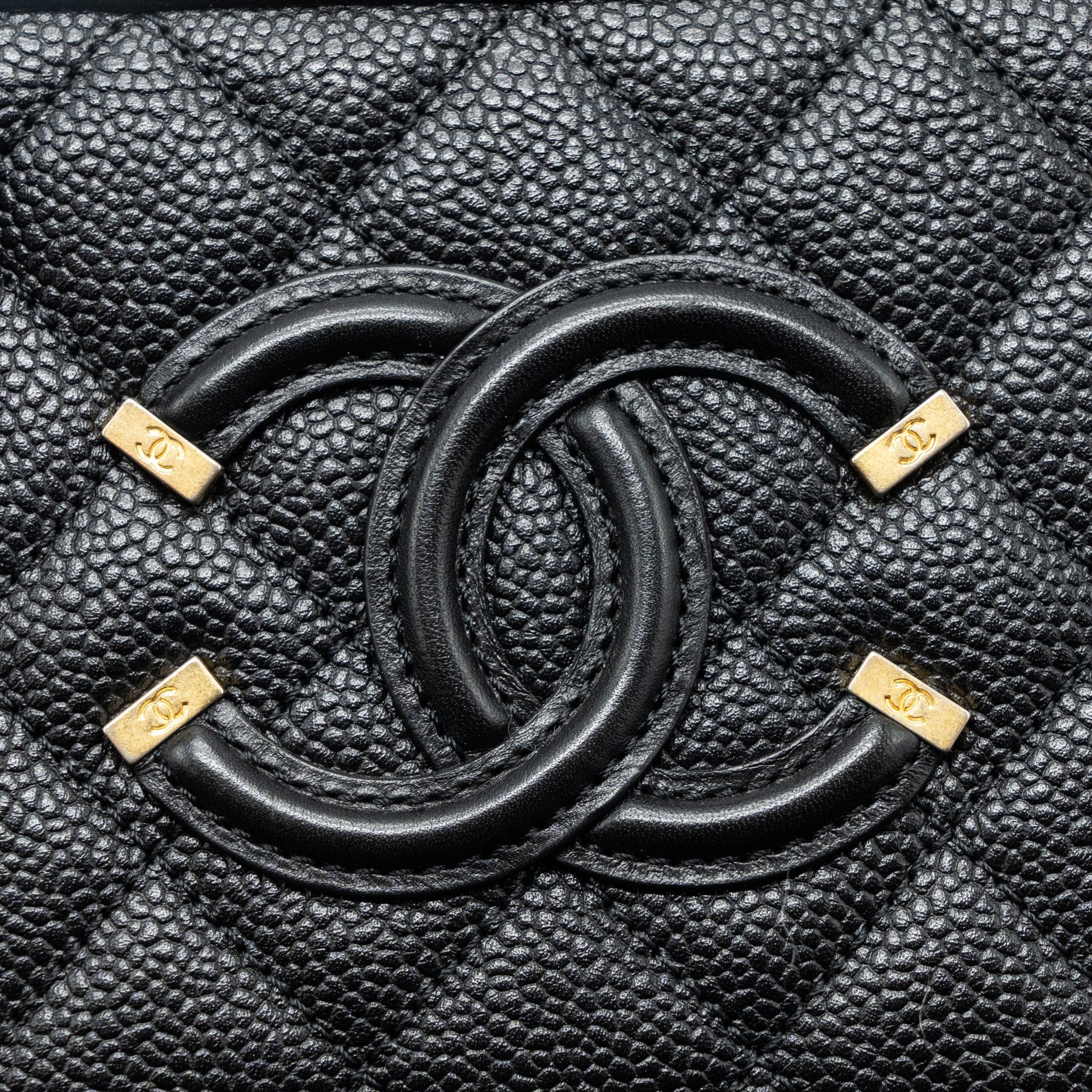 Chanel mini filigree vanity case Caviar black