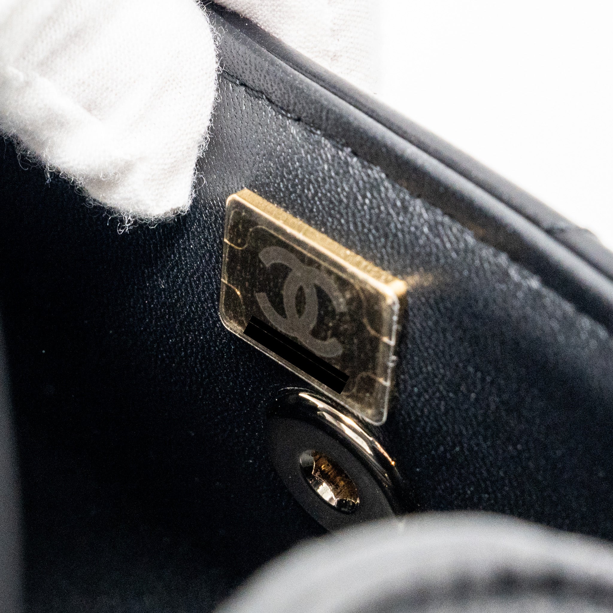 Chanel 23k top handle vanity bag shiny calfskin black  (microchip)