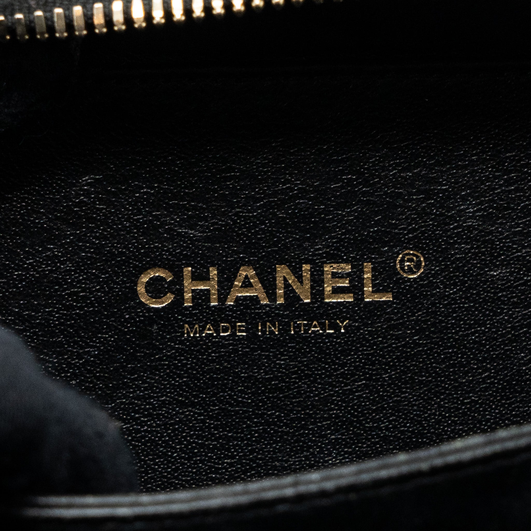 Chanel mini filigree vanity case Caviar black