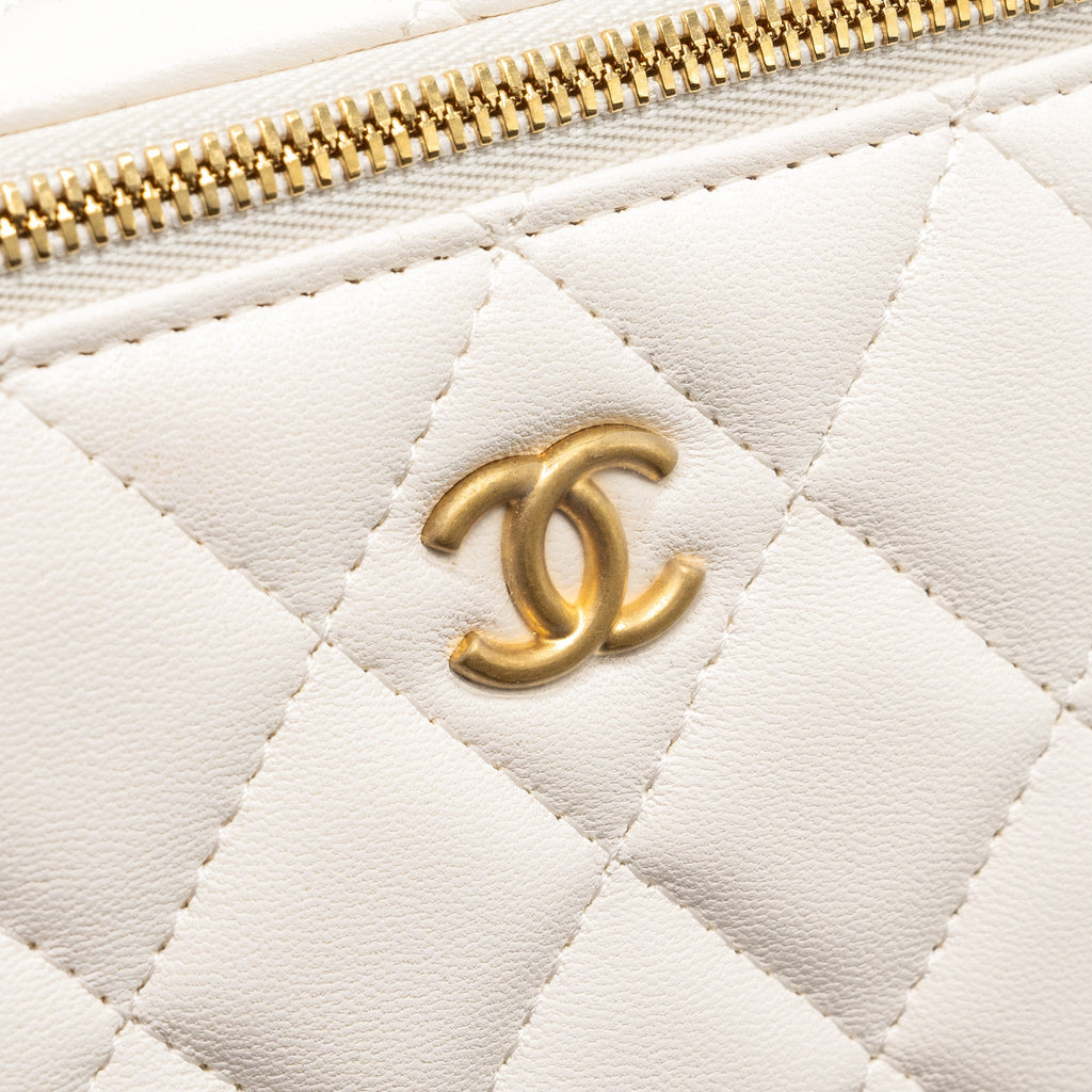 Chanel long vanity with Coco letter chain lambskin white  (microchip)