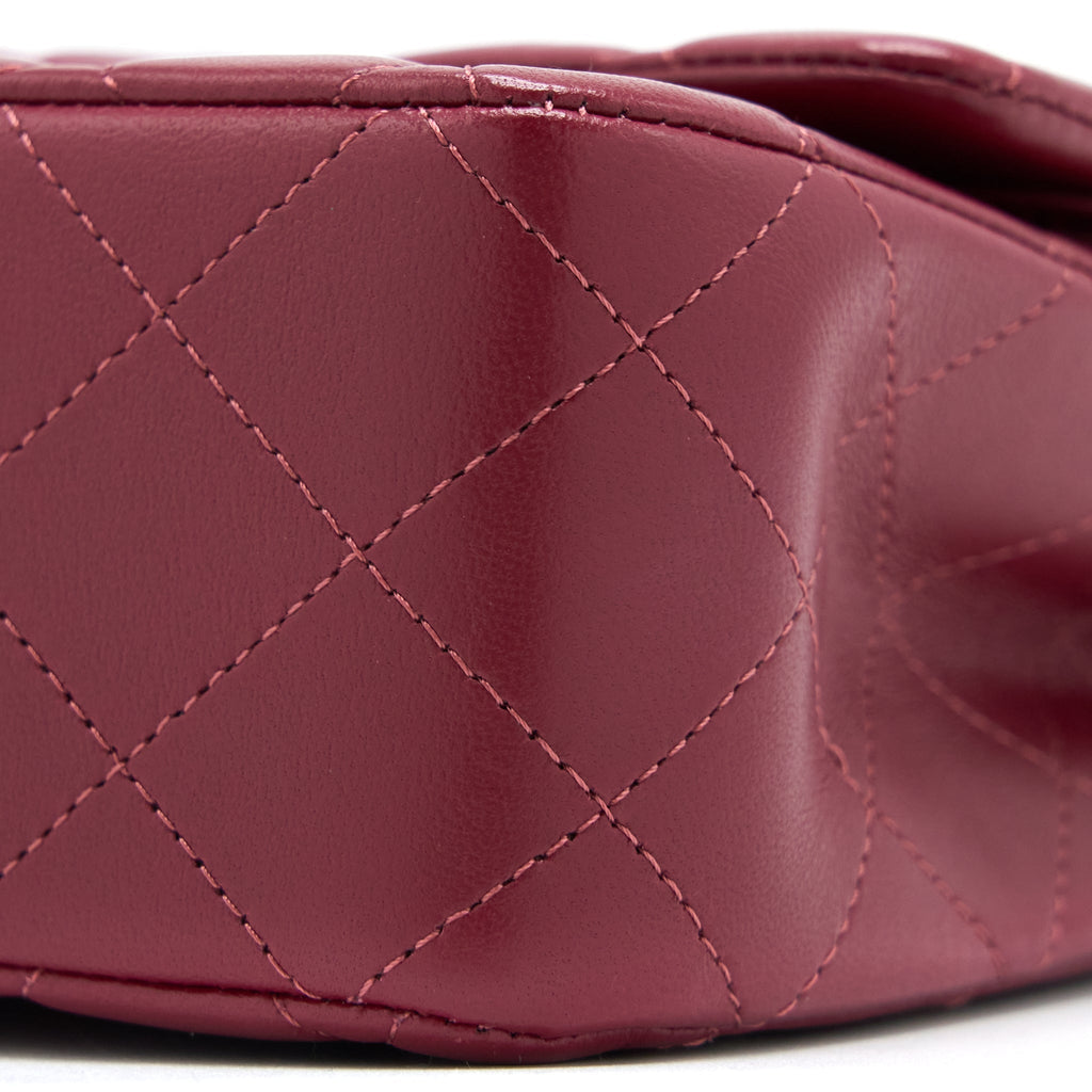 Chanel Medium Classic Flap Bag Lambskin Dark Red L (Microchip)
