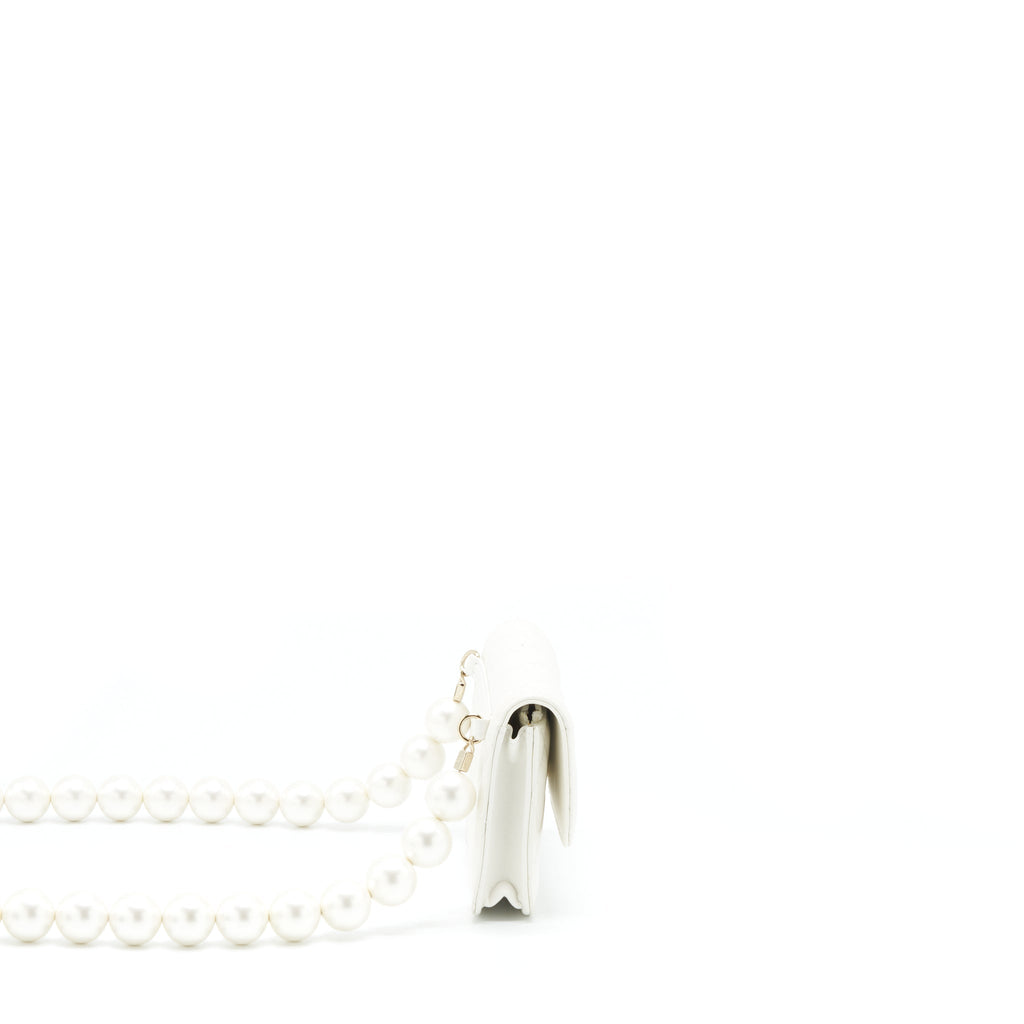 Chanel Grant Pearl Crush Mini Crossbody Bag Lambskin White L