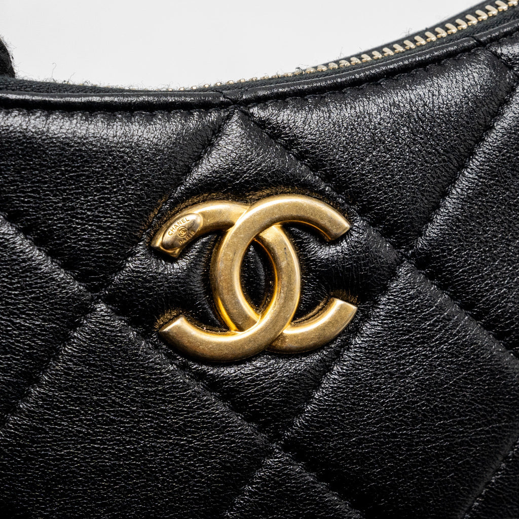 Chanel 23K hobo bag with adjustable chain lambkin black  (microchip)