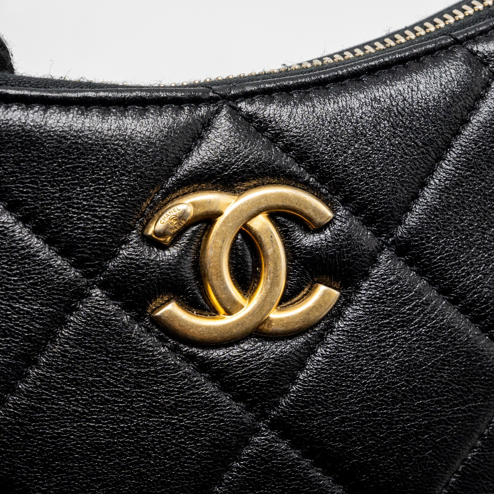 Chanel 23K hobo bag with adjustable chain lambkin black  (microchip)
