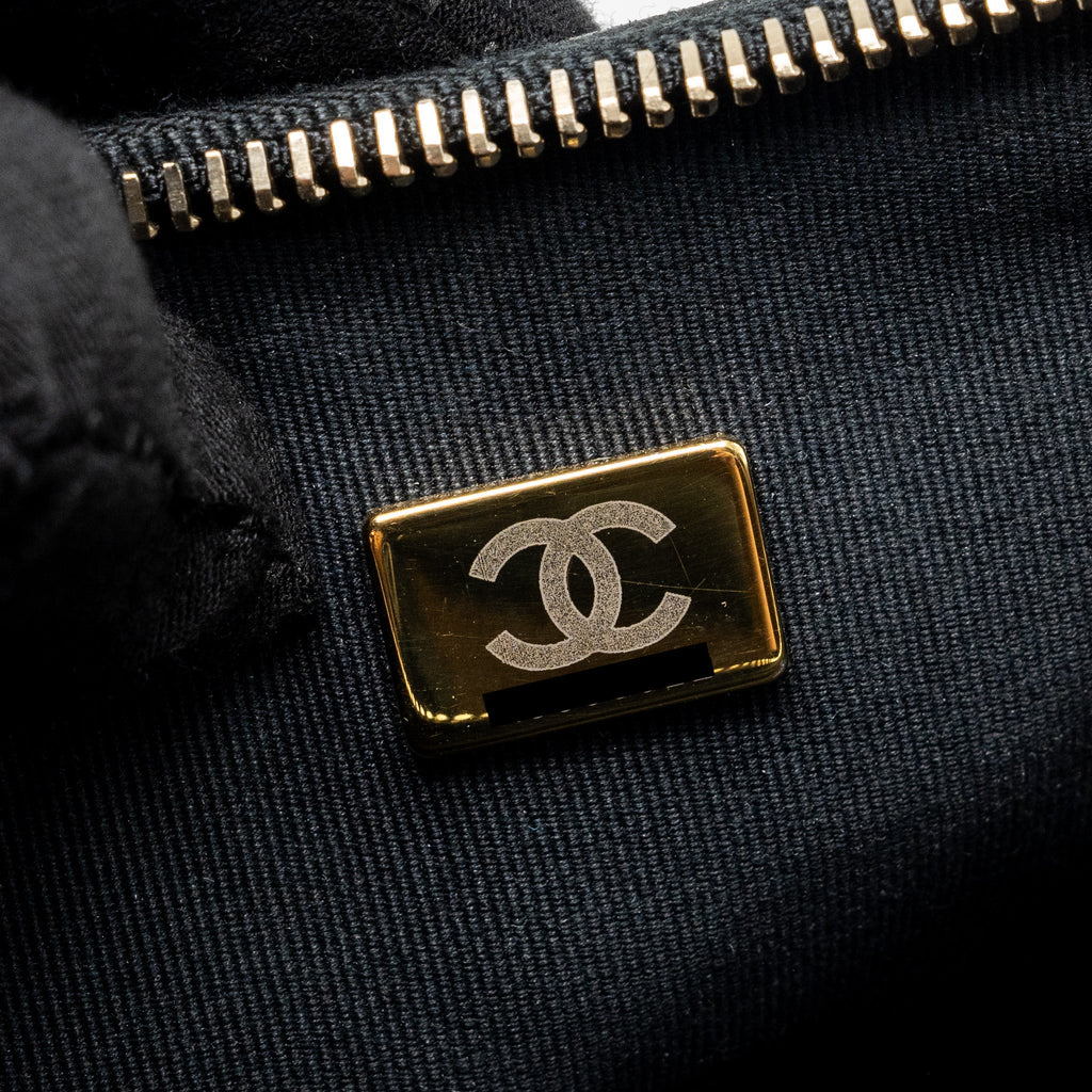 Chanel 23K hobo bag with adjustable chain lambkin black  (microchip)