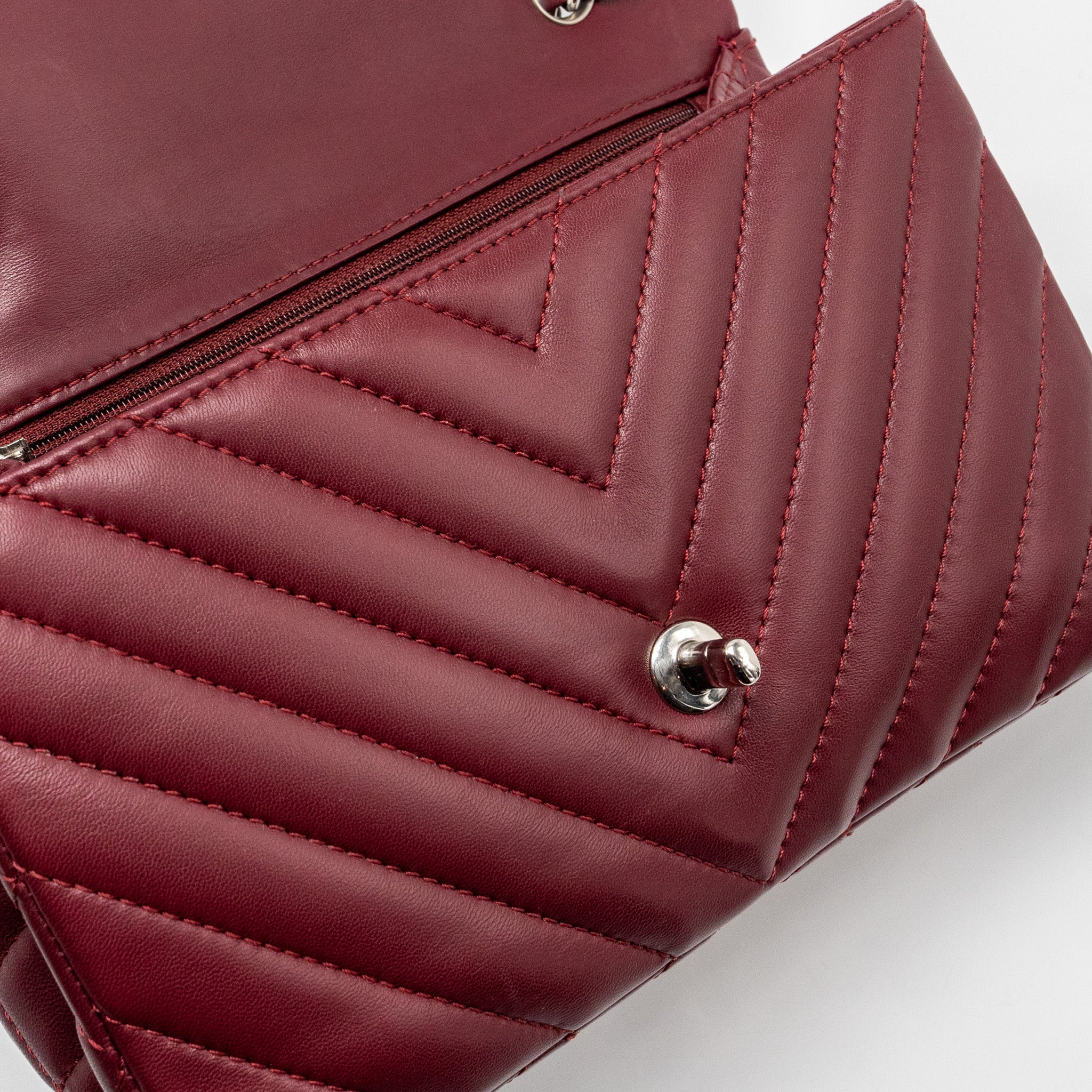 Chanel Chevron Flap bag Lambskin dark red