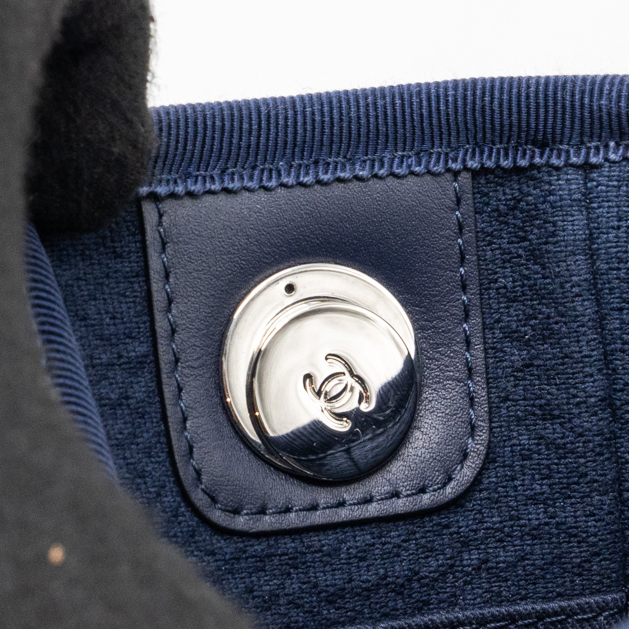 CHANEL SMALL DEAUVILLE TOTE BAG CANVAS NAVY  (Microchip)