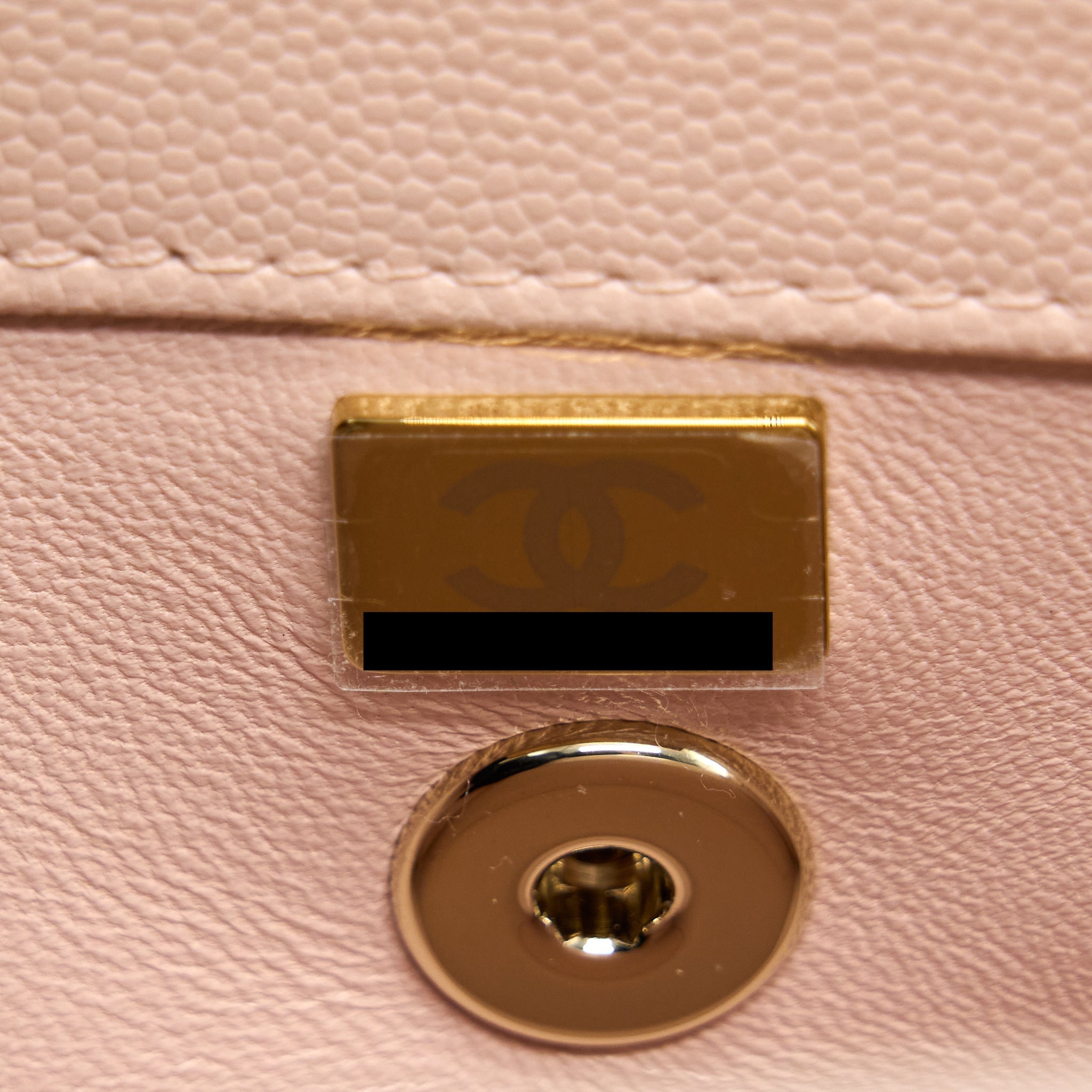 Chanel 21A Small Coco Handle Caviar ND022 Rose Clair / Light Pink L