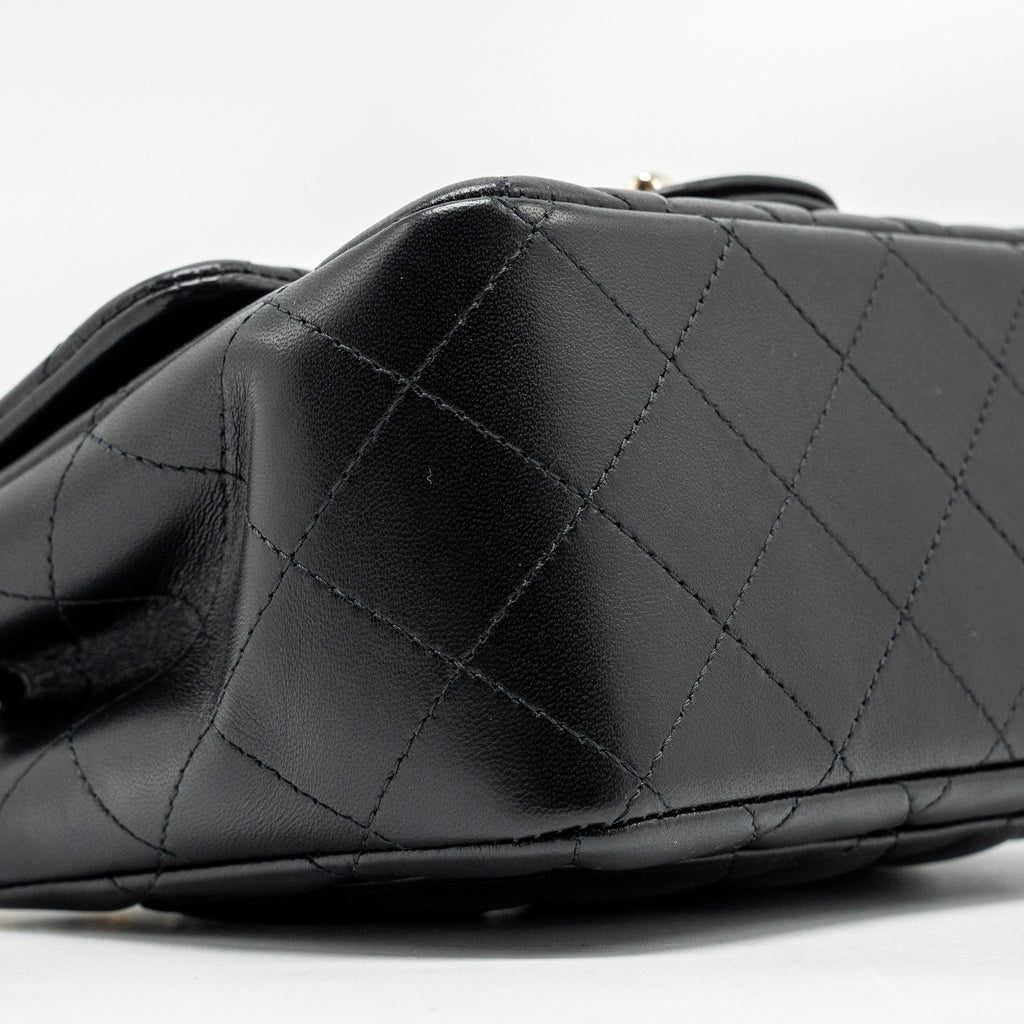 Chanel mini square flap Bag lambskin Black L (Microchip)