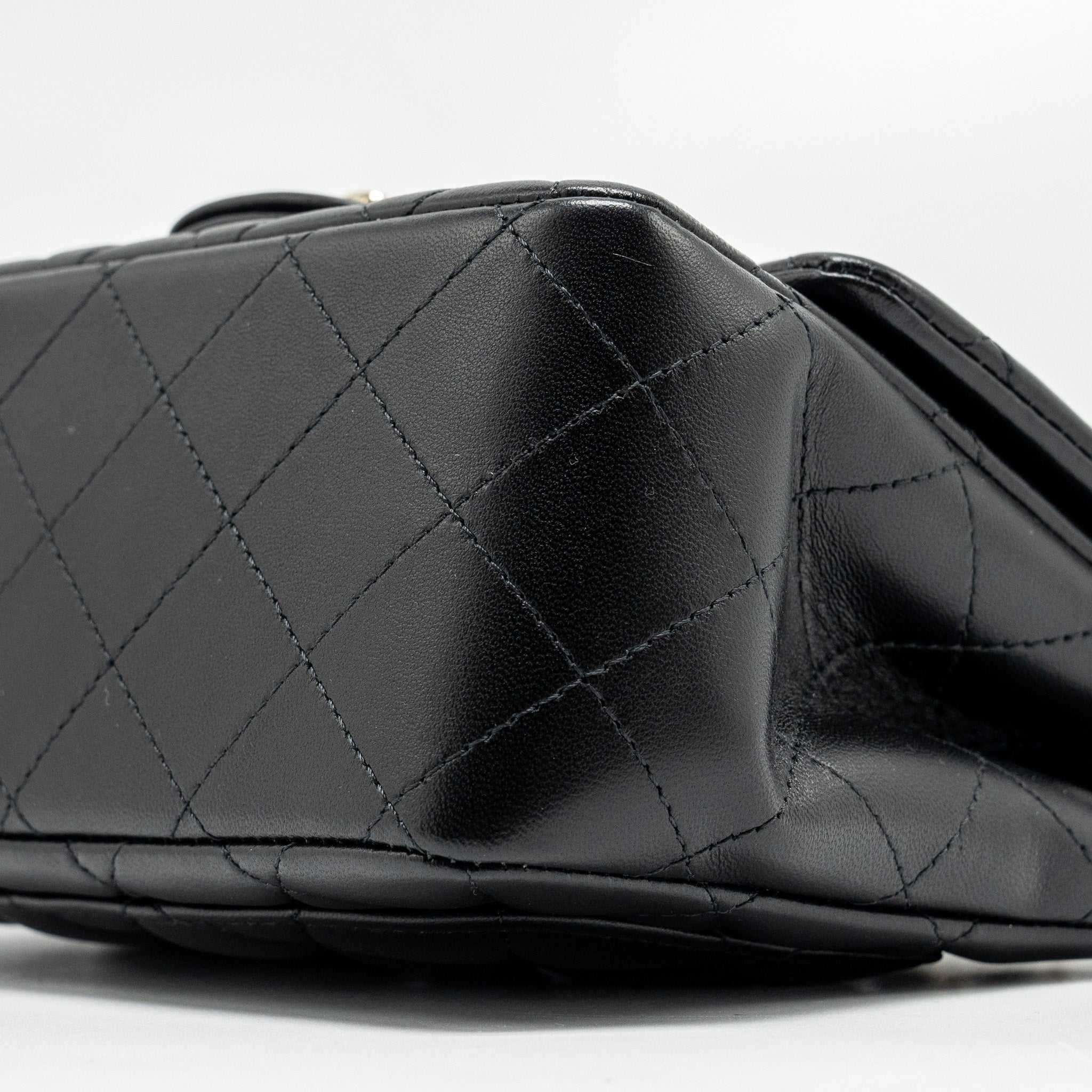 Chanel mini square flap Bag lambskin Black L (Microchip)