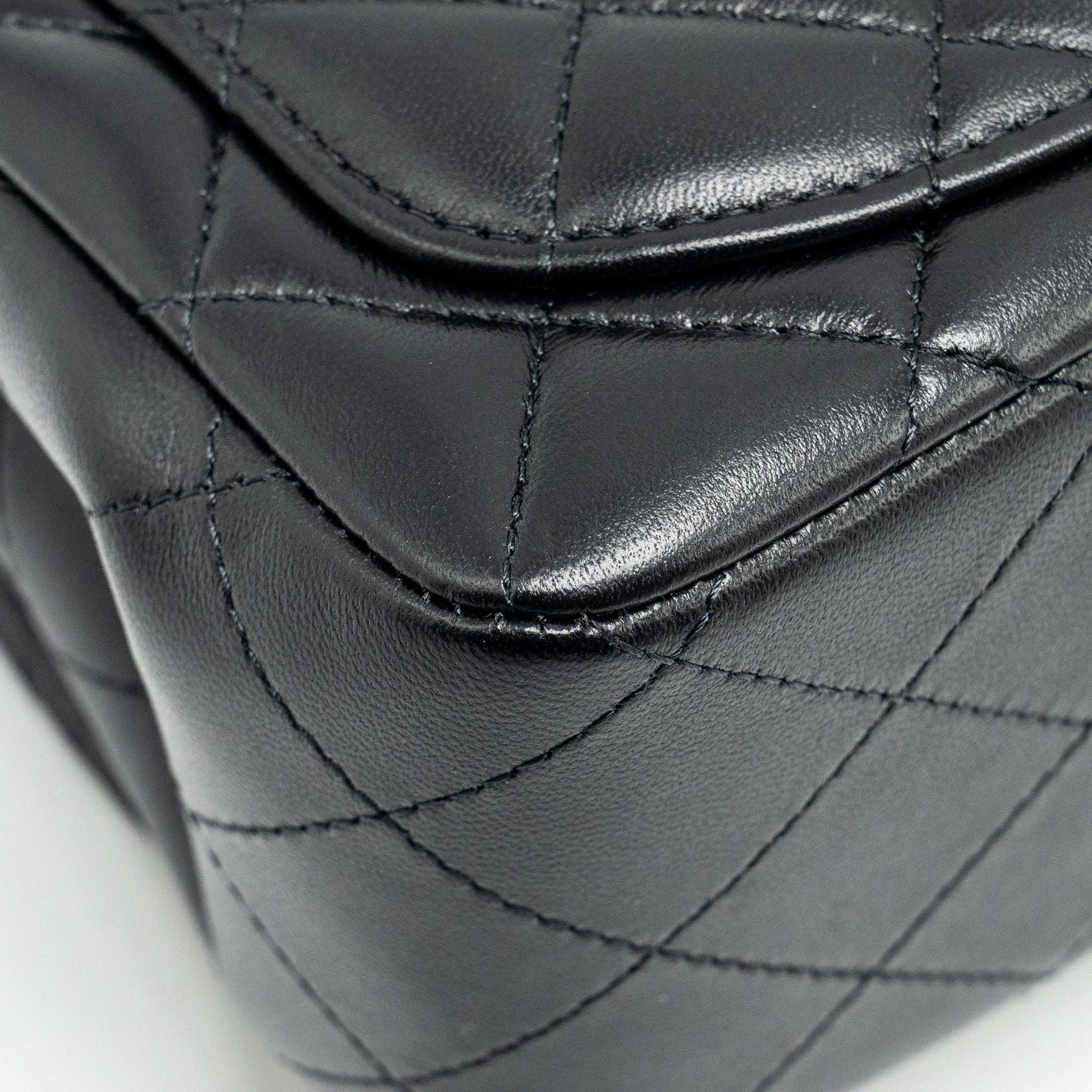 Chanel mini square flap Bag lambskin Black L (Microchip)