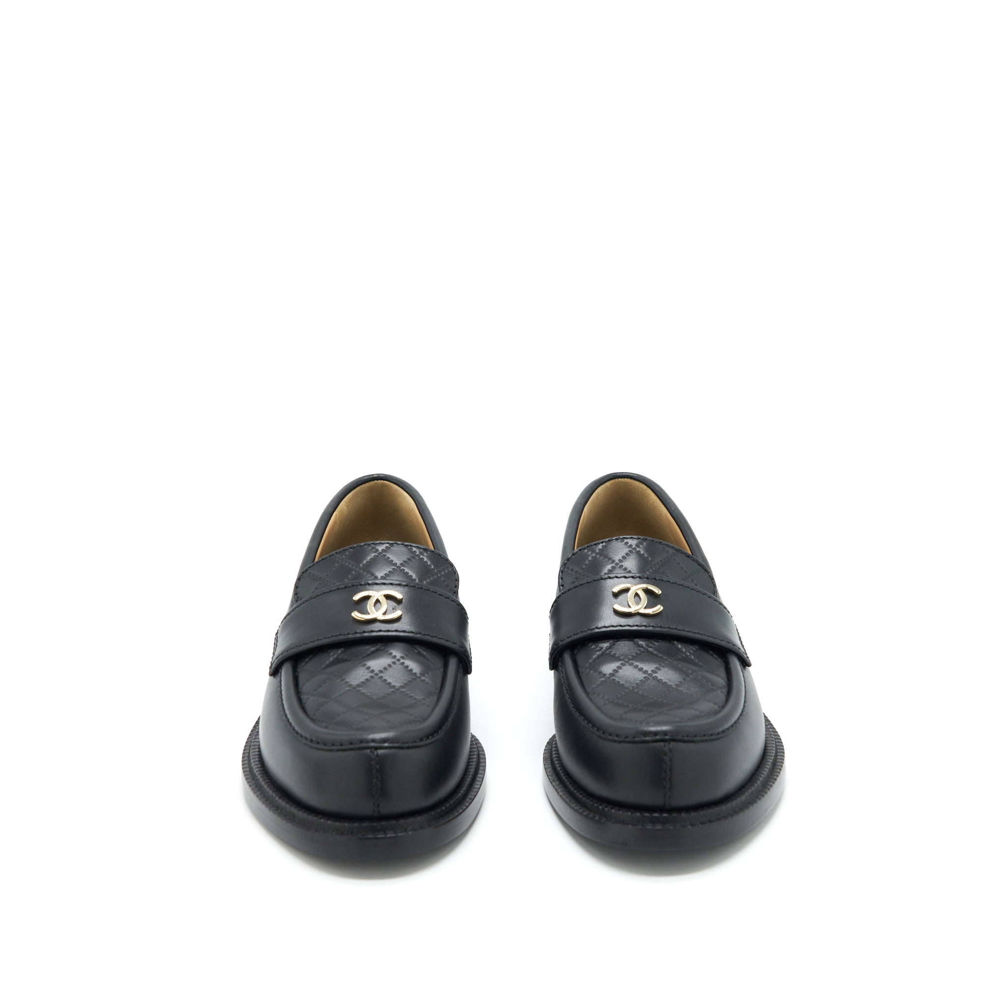 Chanel Size 38 Quilted Loafer Black L