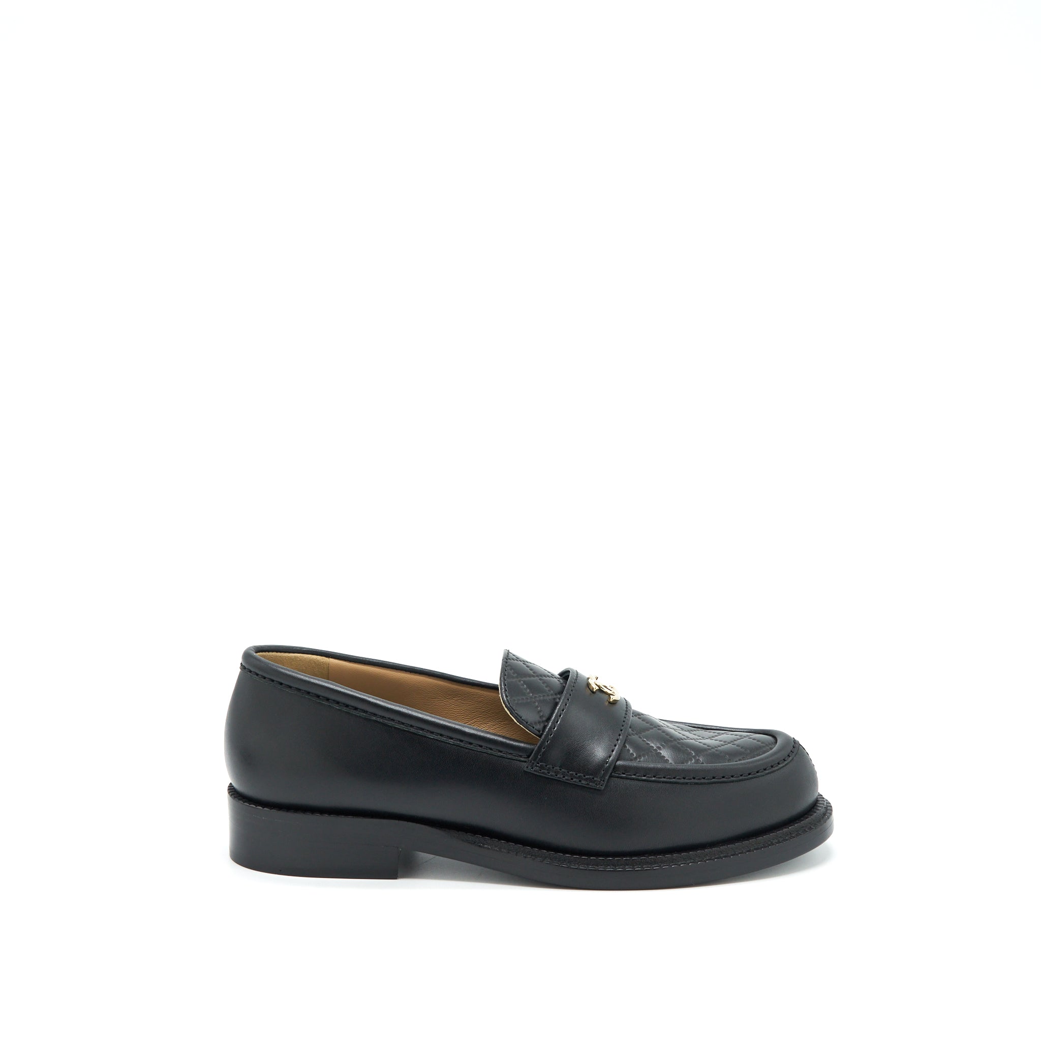 Chanel Size 38 Quilted Loafer Black L