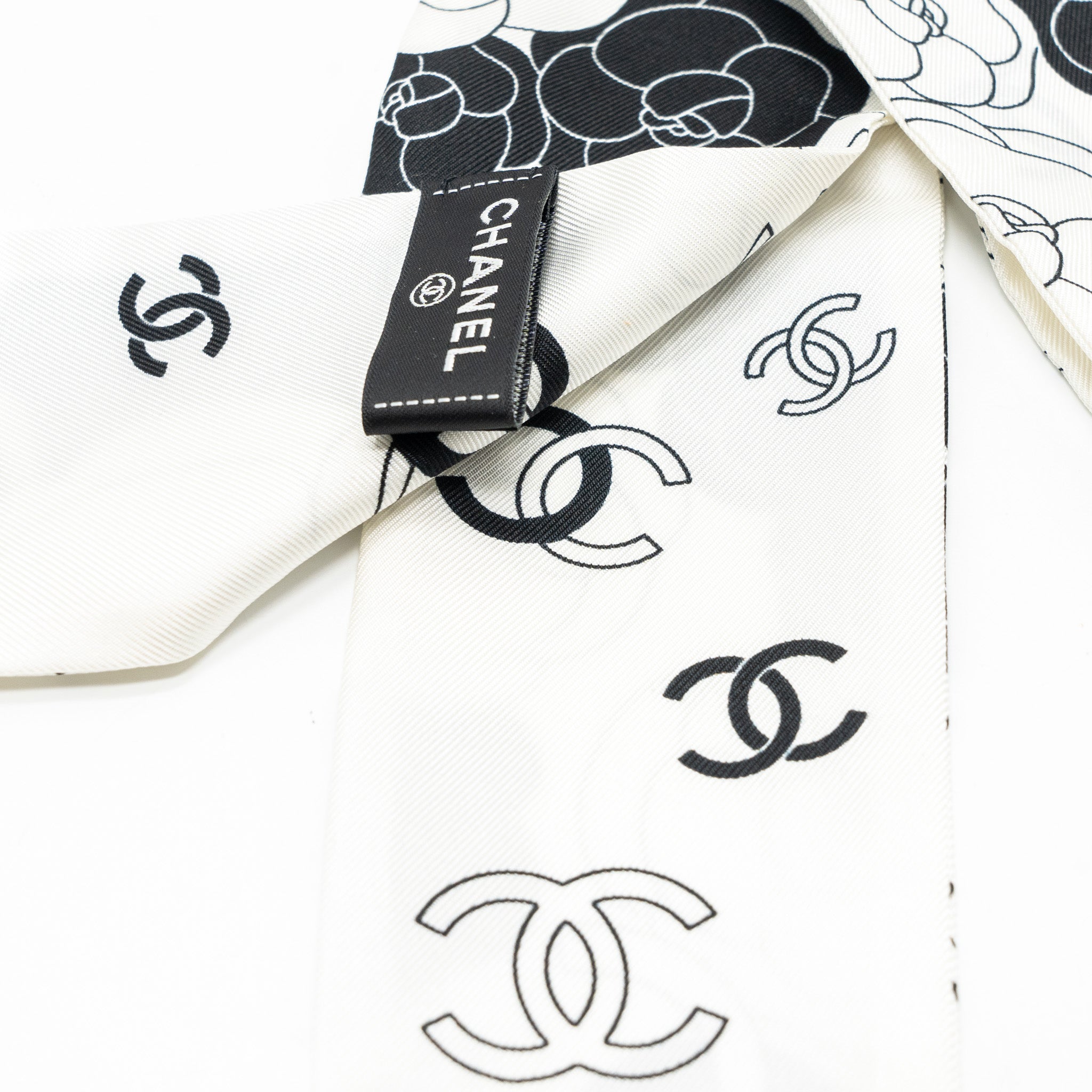 Chanel small silk scarf / twilly CC logo black / white