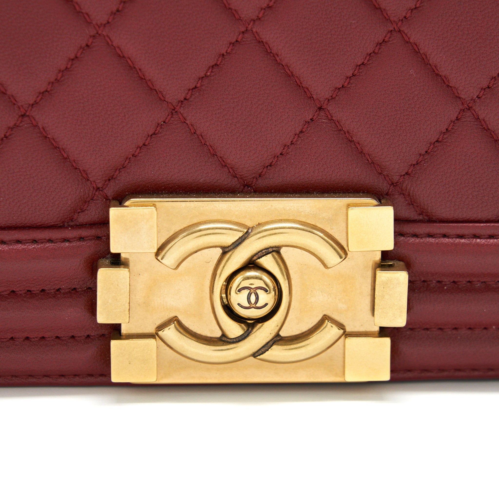 Chanel Medium Boy Bag Lambskin burgundy