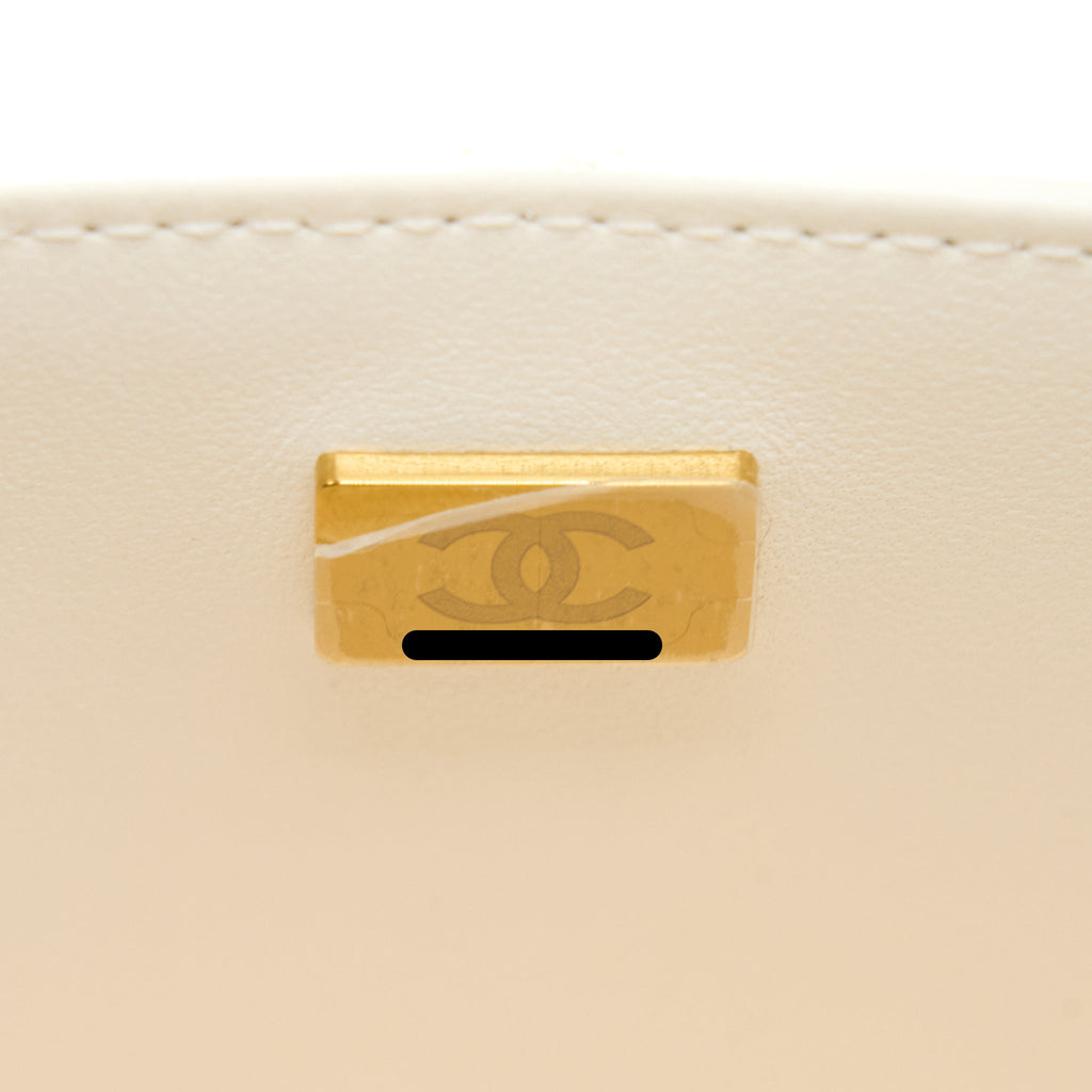 Chanel Small Vanity Case Lambskin White L (Microchip)
